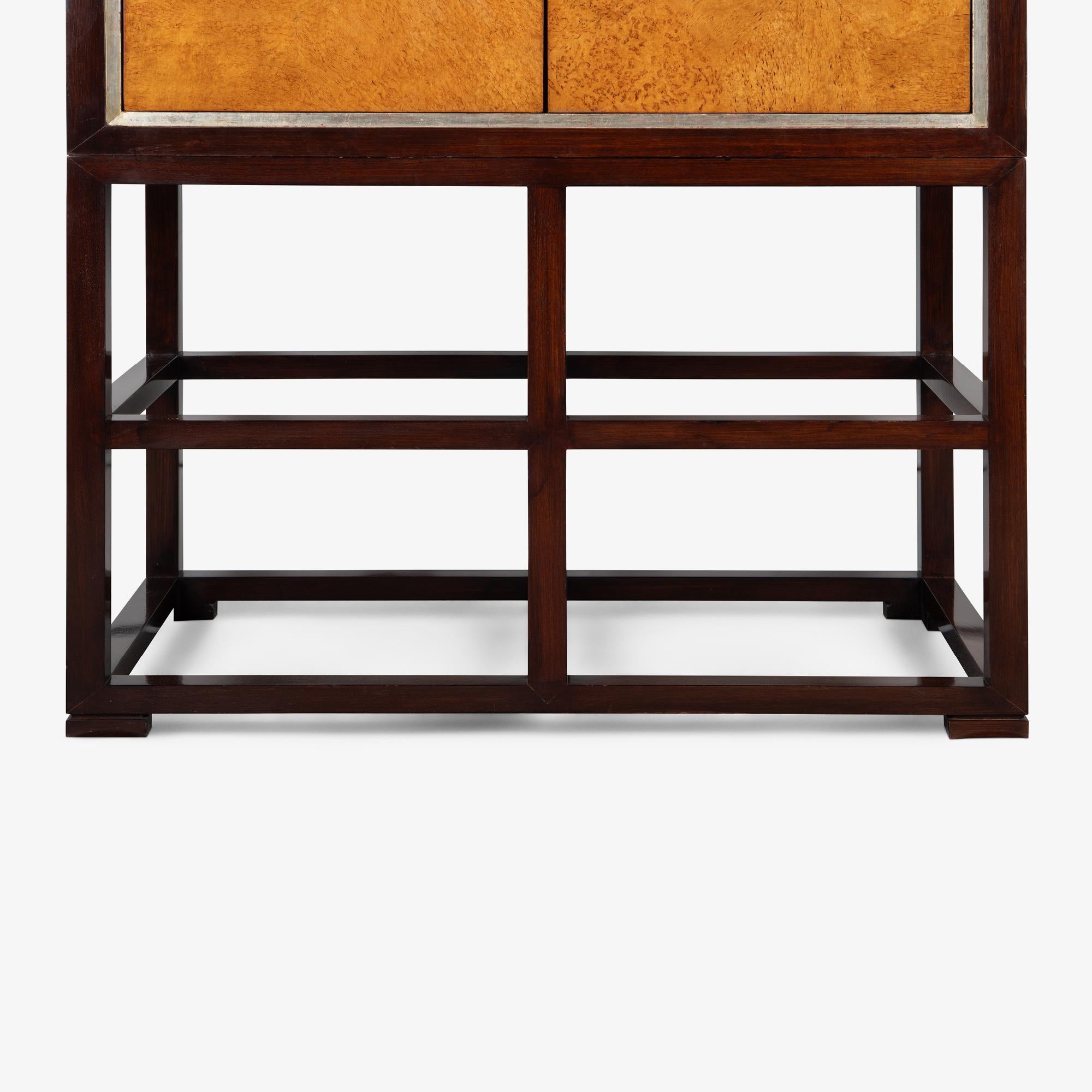 Marseilles-Schrank aus Karelianischer Birke und Nussbaum von Therien für Fournir Collections 8