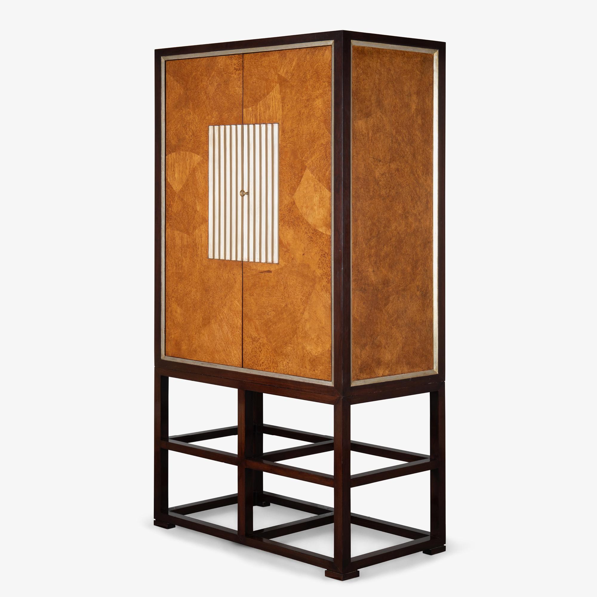Marseilles-Schrank aus Karelianischer Birke und Nussbaum von Therien für Fournir Collections (amerikanisch)