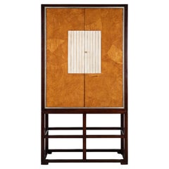 Marseilles-Schrank aus Karelianischer Birke und Nussbaum von Therien für Fournir Collections