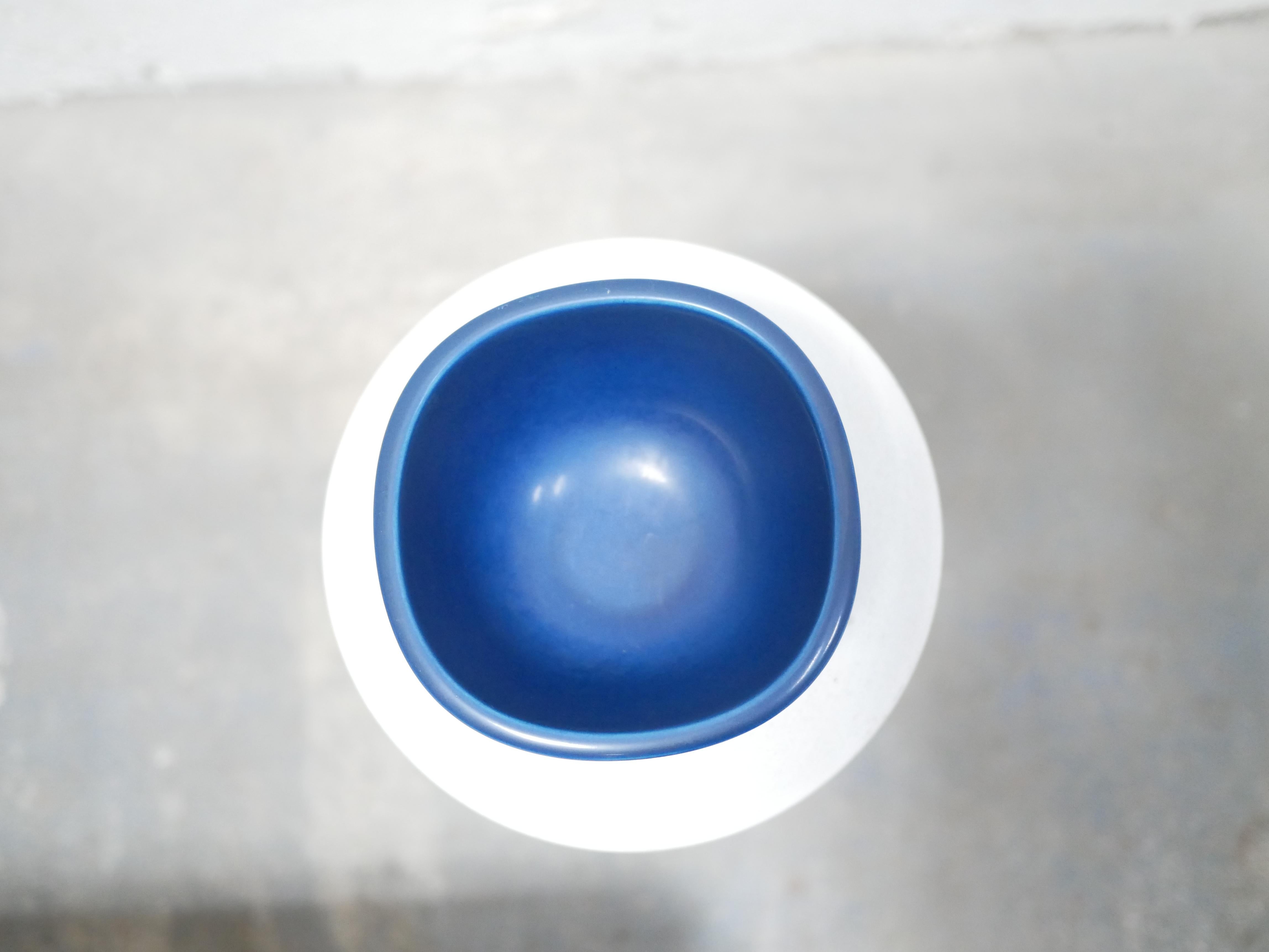 Marselis bowl in ceramic by Nils Thorsson for Aluminia Royal Copenhagen, Denmark In Good Condition For Sale In AIGNAN, FR