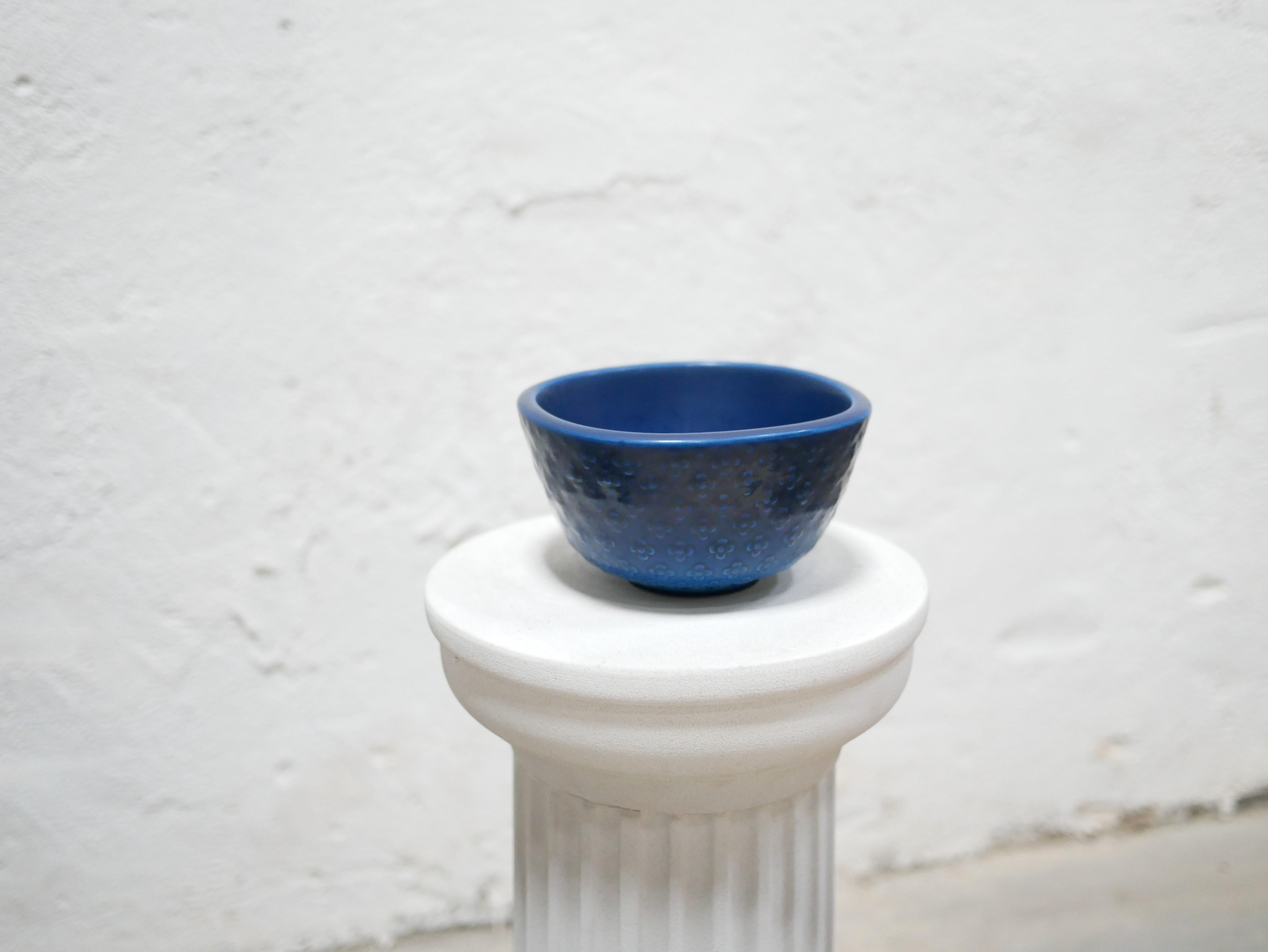 Marselis bowl in ceramic by Nils Thorsson for Aluminia Royal Copenhagen, Denmark For Sale 2