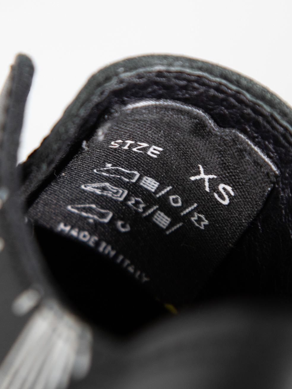 Marsell, scarpe in pelle nera con stampa graffiti, misura 4 UK in vendita 1