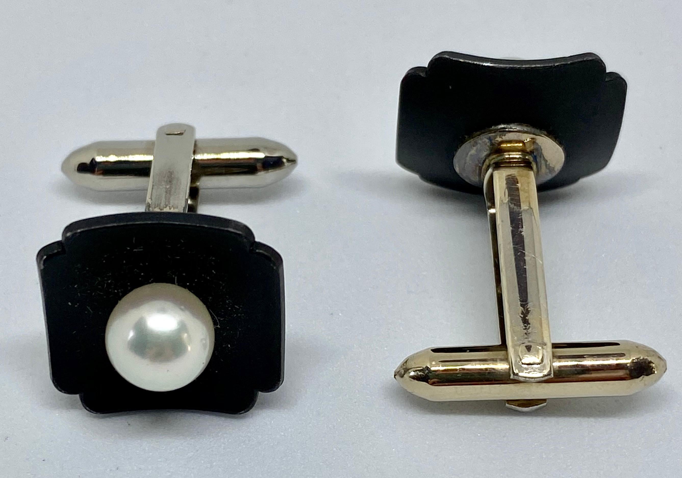Taille ronde Marsh & Company - Ensemble de boutons de manchette en or, acier oxydé et perles de culture en vente