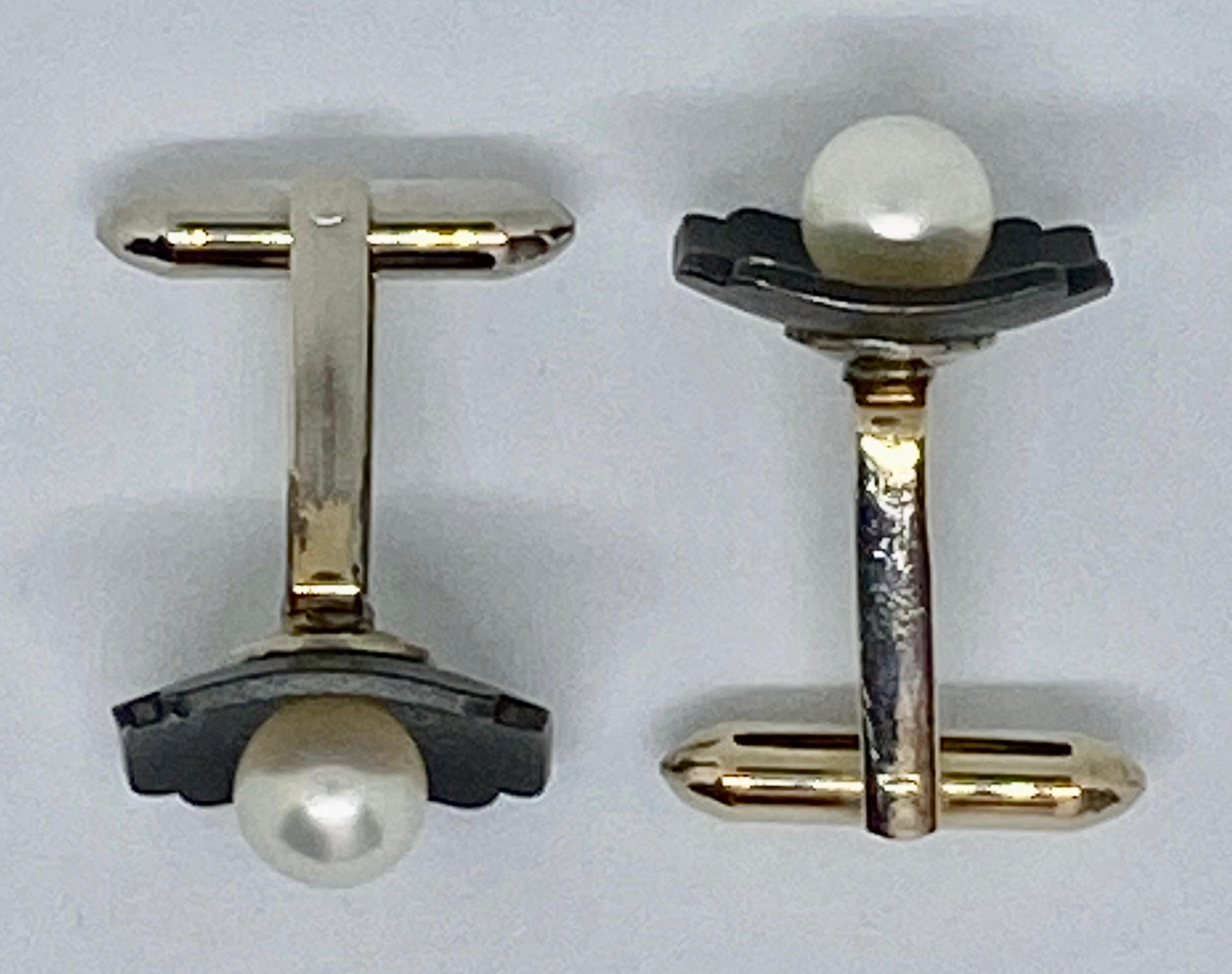 Marsh & Company - Ensemble de boutons de manchette en or, acier oxydé et perles de culture Bon état - En vente à San Rafael, CA