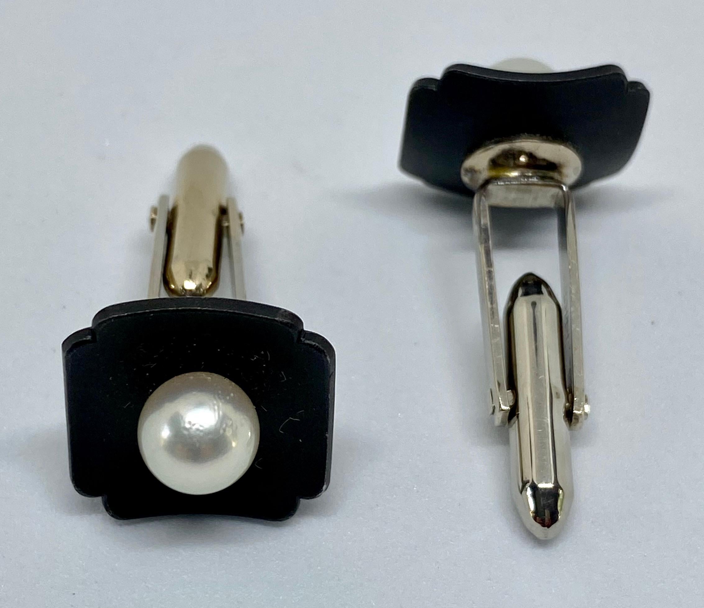 Round Cut Marsh & Company Gold, Oxidized Steel and Cultured Pearl Cufflinks Dress Set For Sale