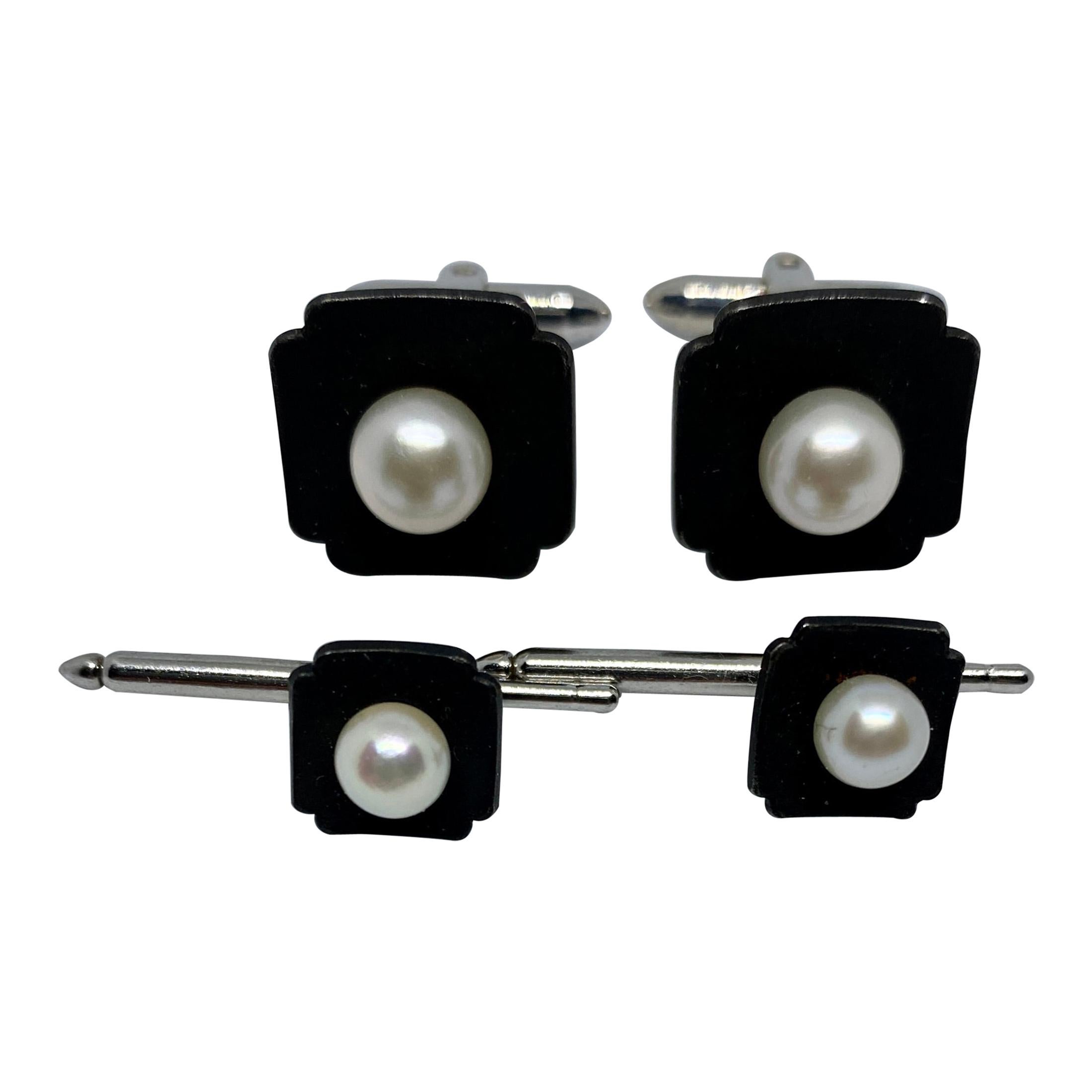 Marsh & Company Gold, Oxidized Steel and Cultured Pearl Cufflinks Dress Set For Sale