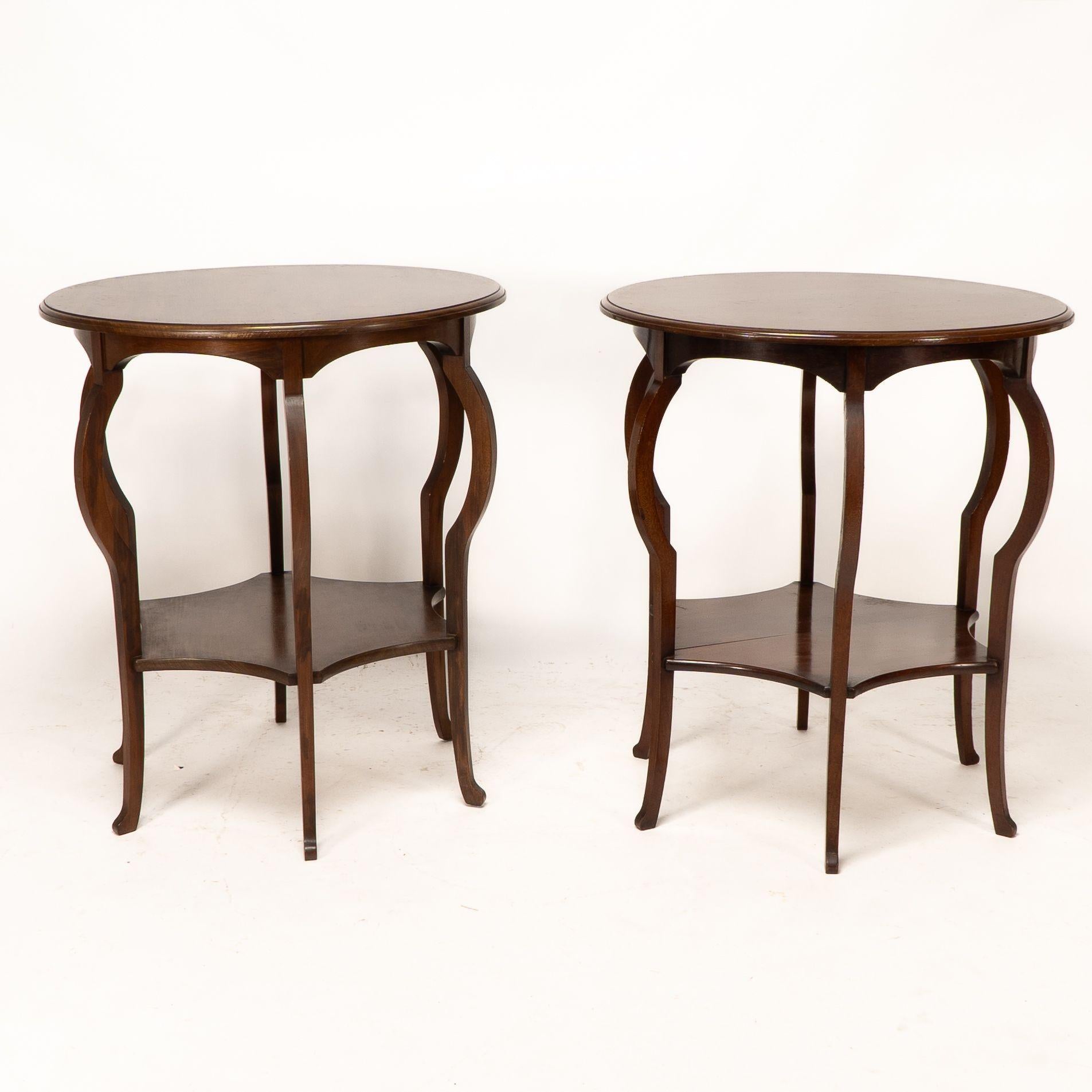 English Marsh Jones and Cribb. A superb pair of side tables For Sale