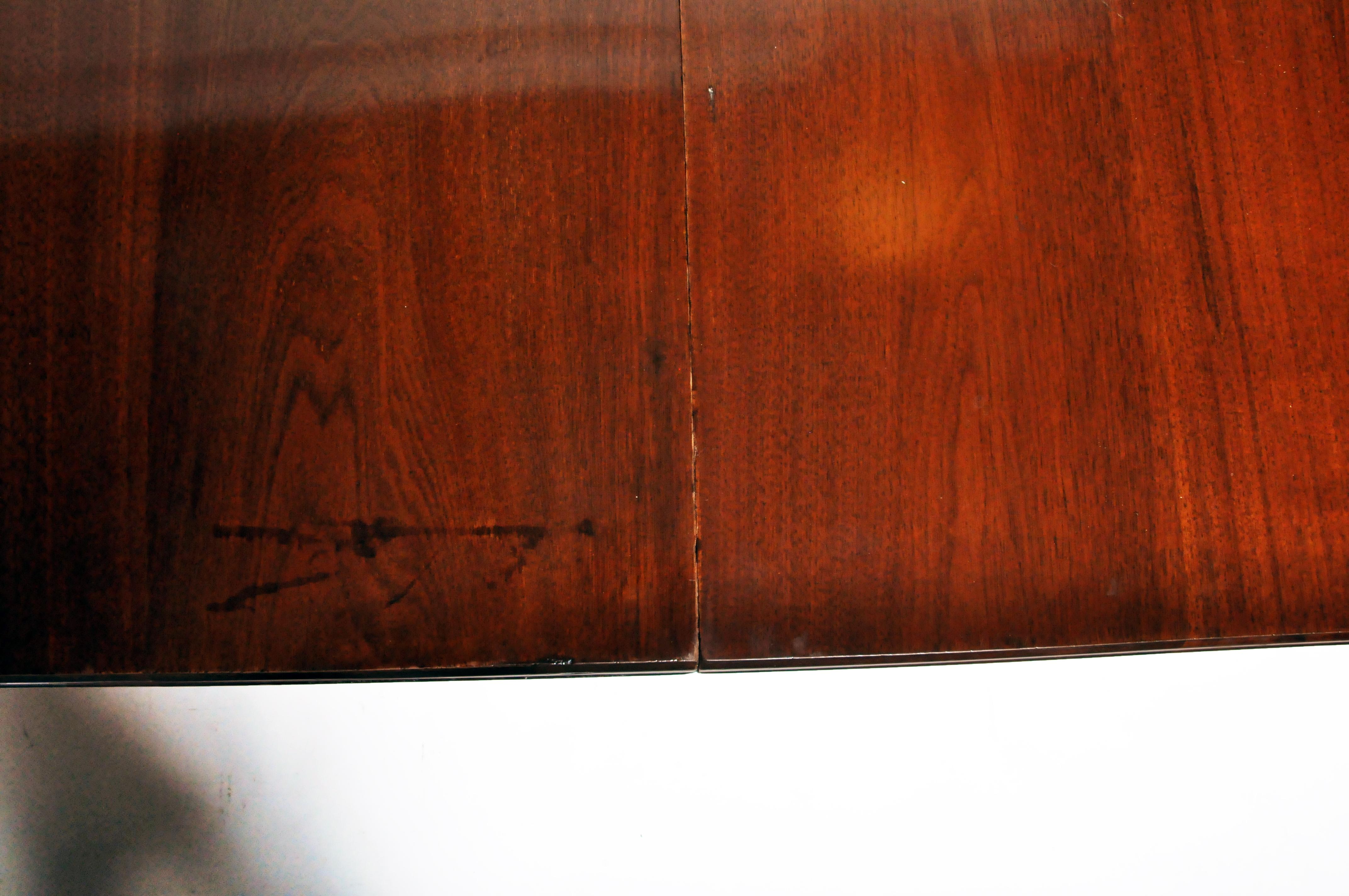 Marsh, Jones, & Cribb Antique Dining Table with Three Leaves 5
