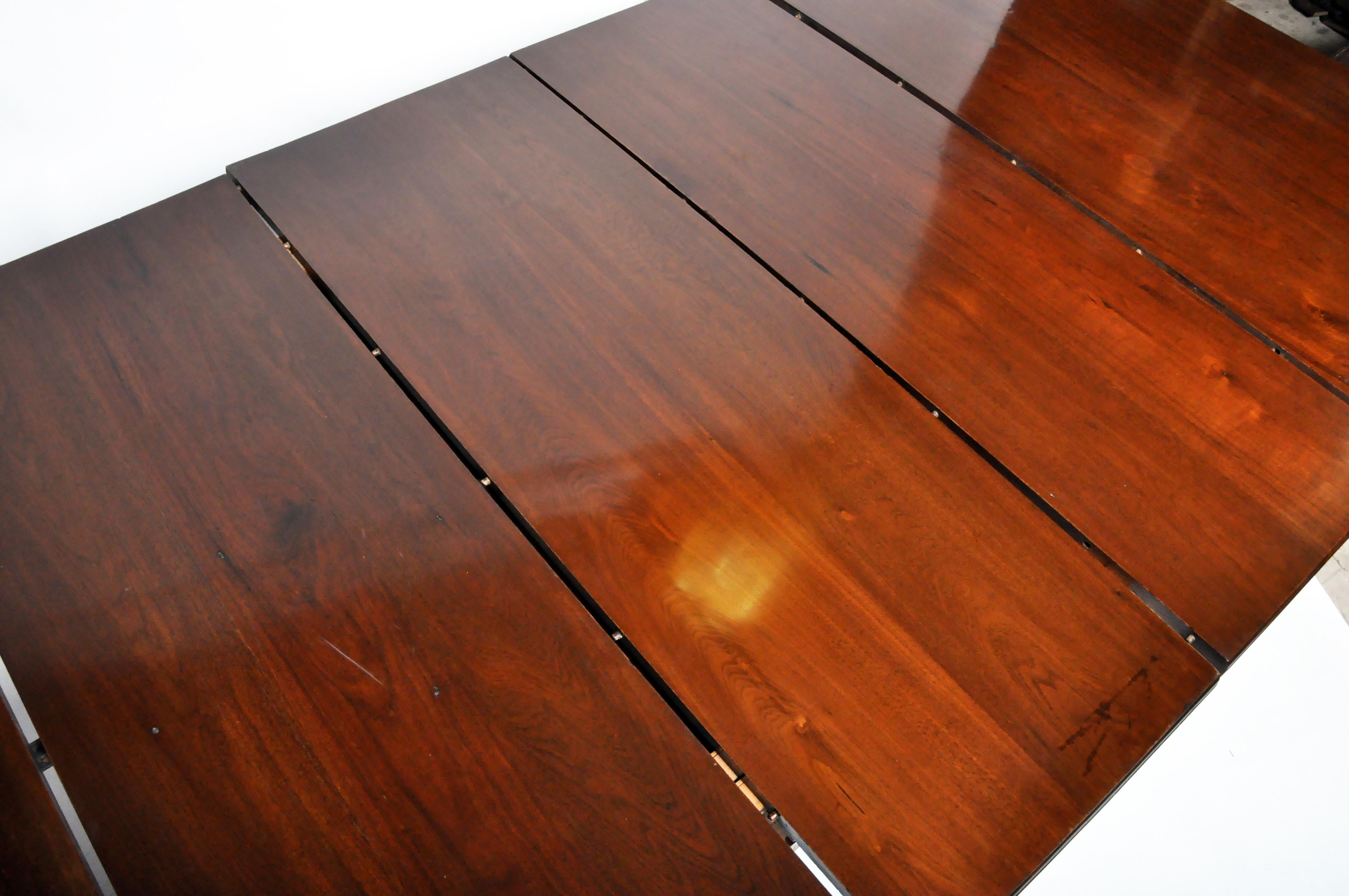 Marsh, Jones, & Cribb Antique Dining Table with Three Leaves 11