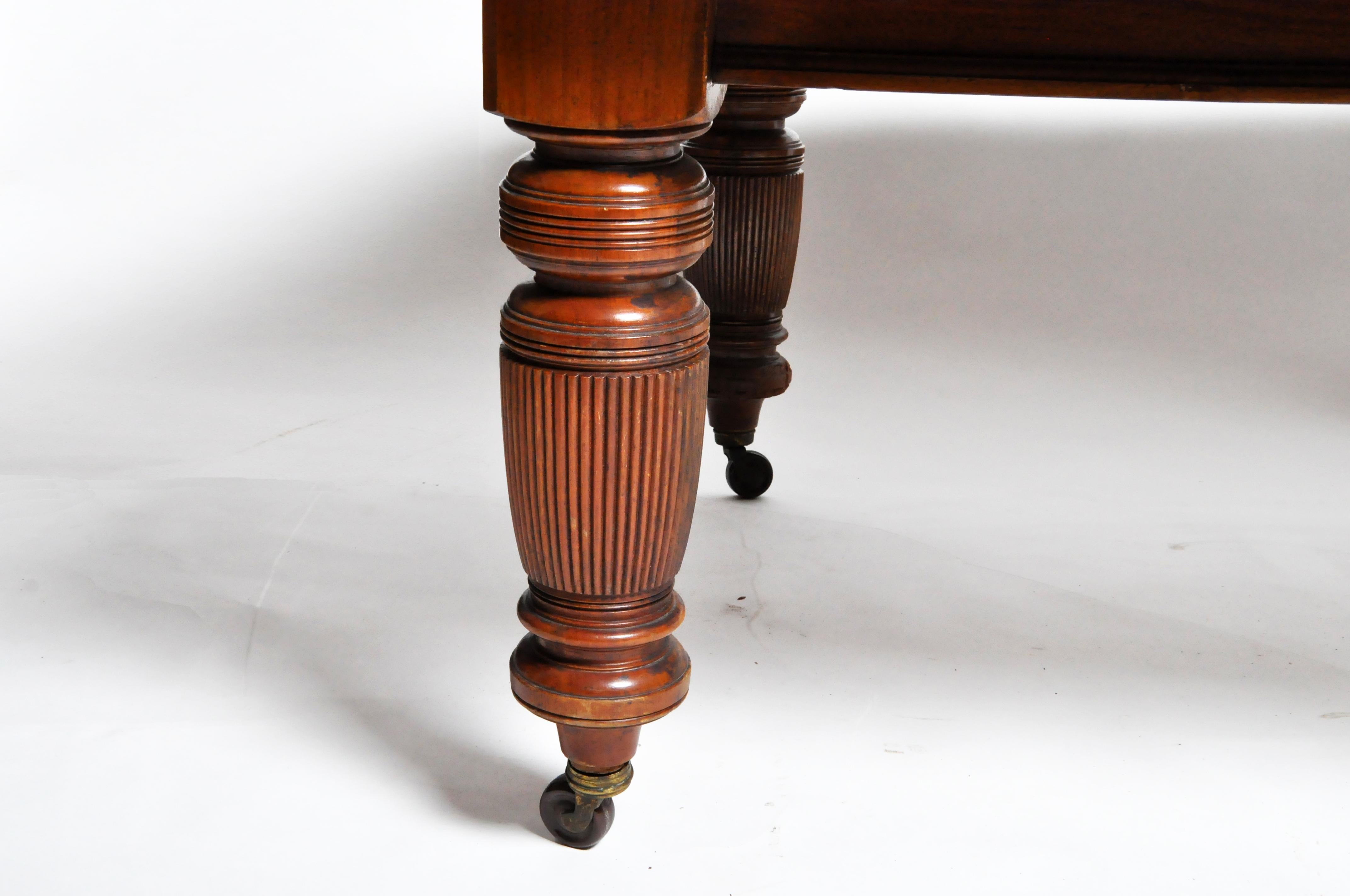 Marsh, Jones, & Cribb Antique Dining Table with Three Leaves 13
