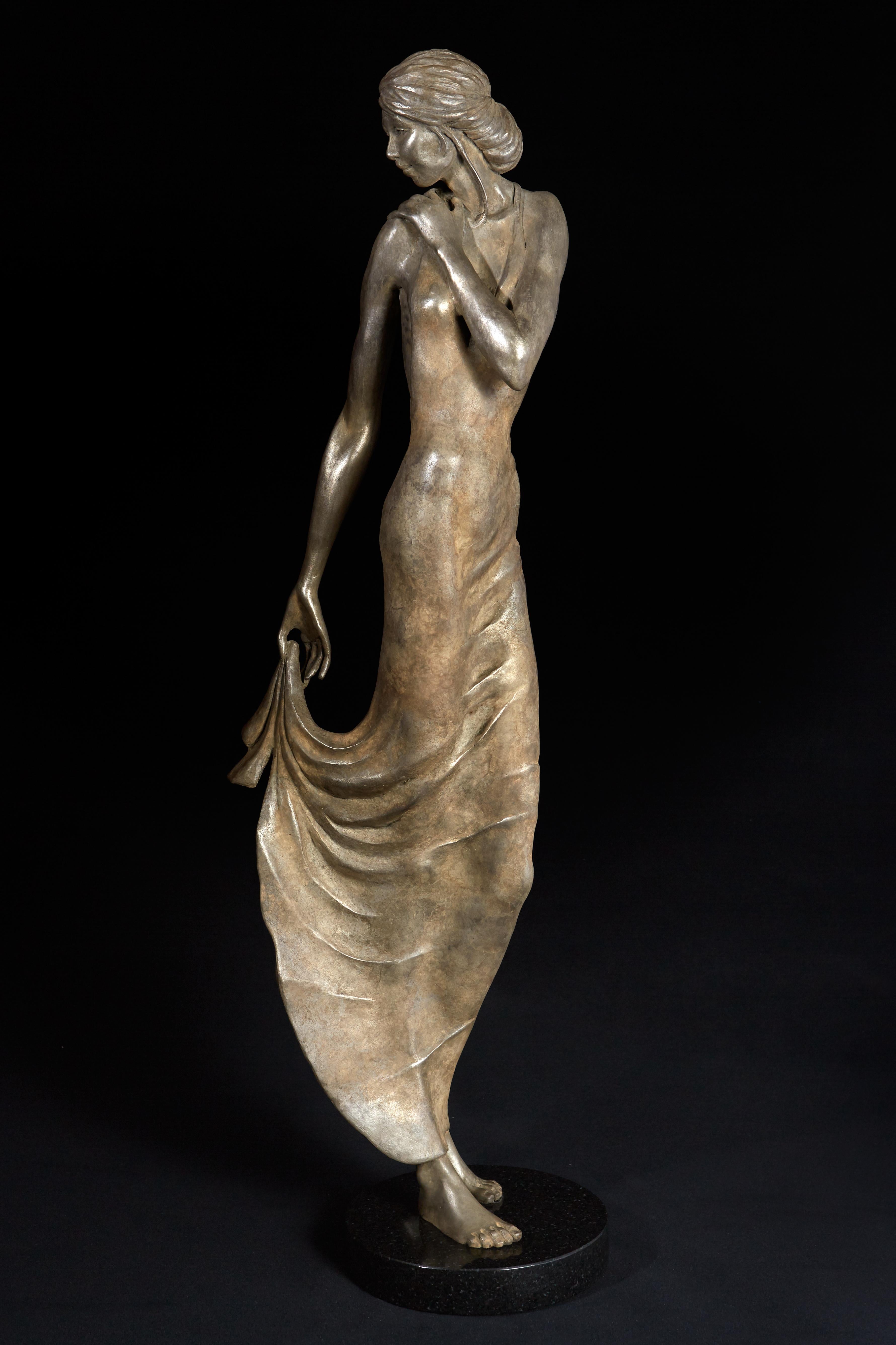 Figurative Sculpture de Marsha Gertenbach - Elegancia , Mujer contemporánea bronce.