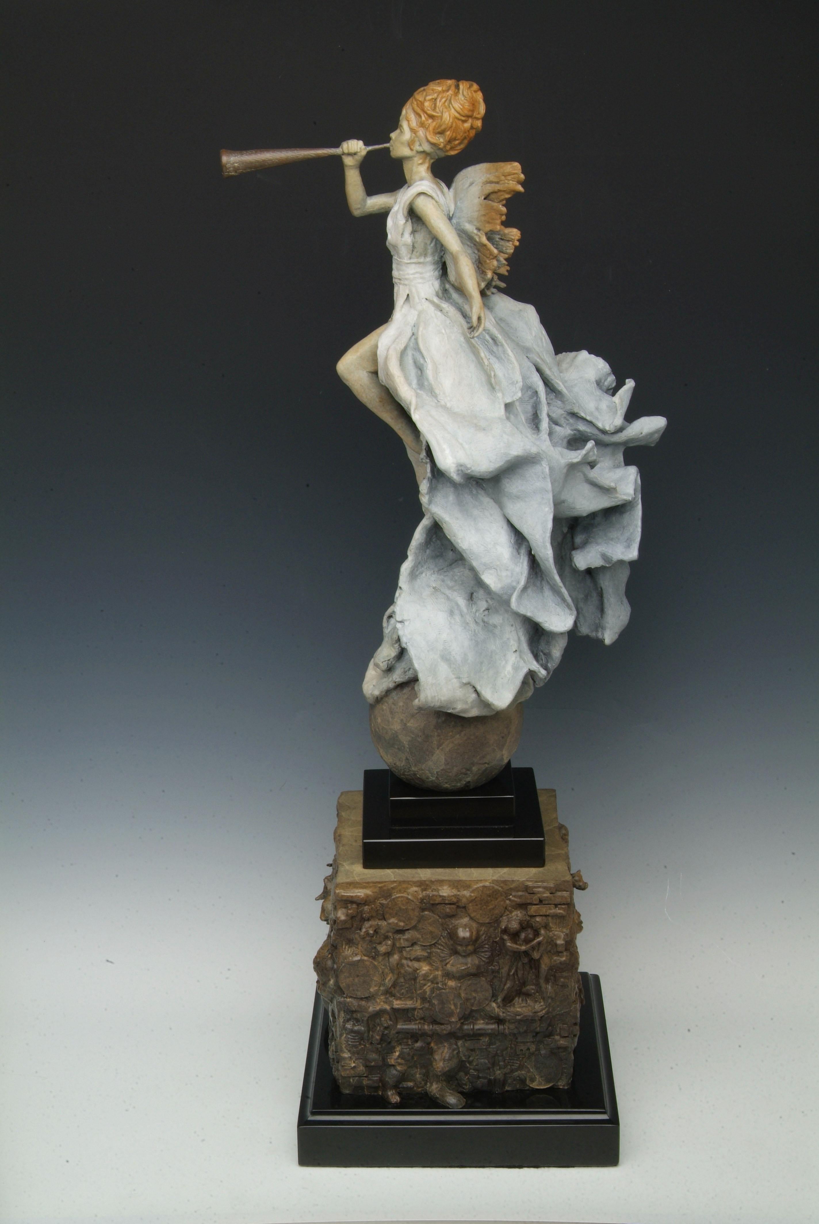 El cuarto ángel, Ángel contemporáneo, Ángel escultor. - Sculpture de Marsha Gertenbach