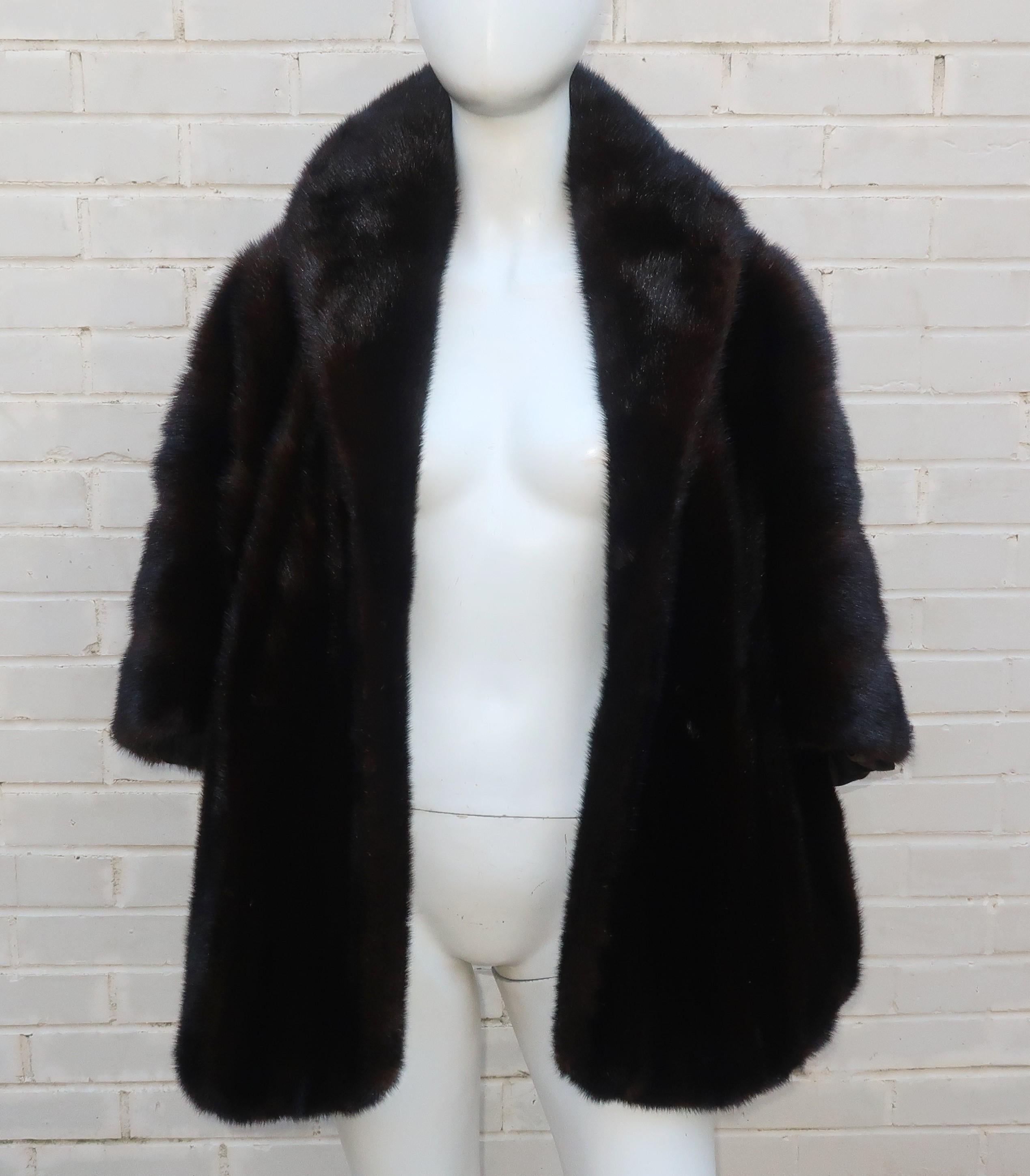 Marshall Field Brown Mink Fur Stole Wrap, 1950's In Good Condition In Atlanta, GA