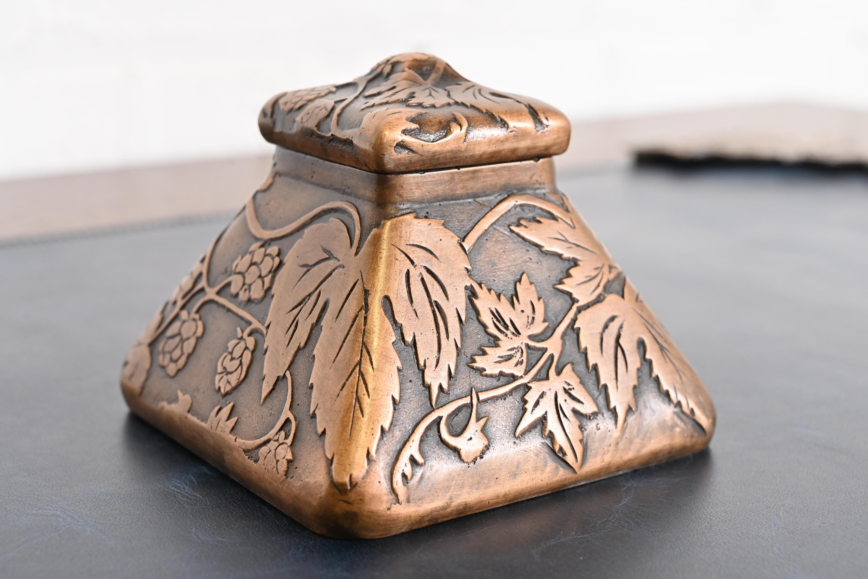 Arts and Crafts Marshall Field & Co. Antique Floral Ivy Bronze Inkwell, Circa 1910