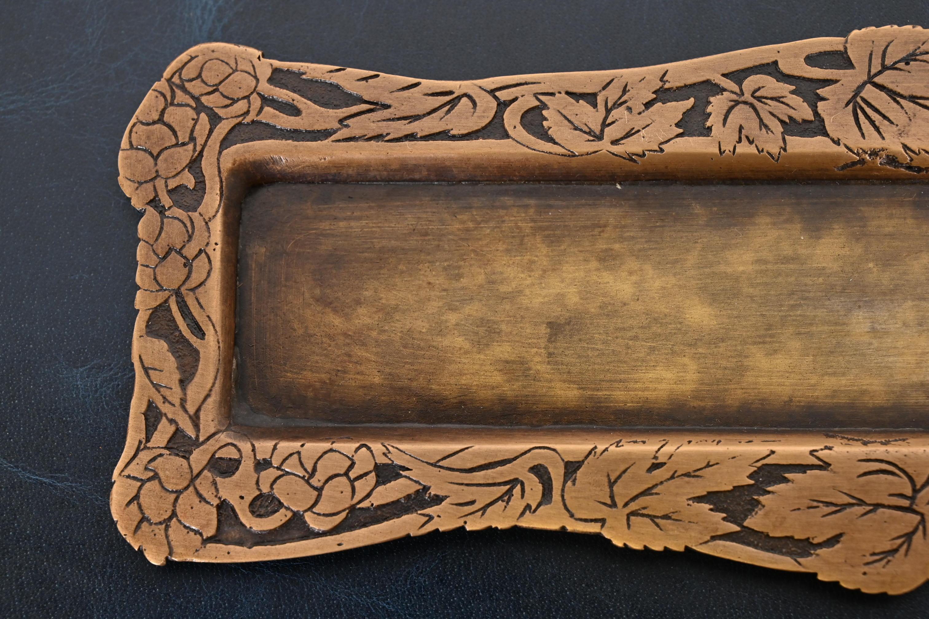 Marshall Field & Co. Antique Floral Ivy Bronze Pen Tray, Circa 1910 1