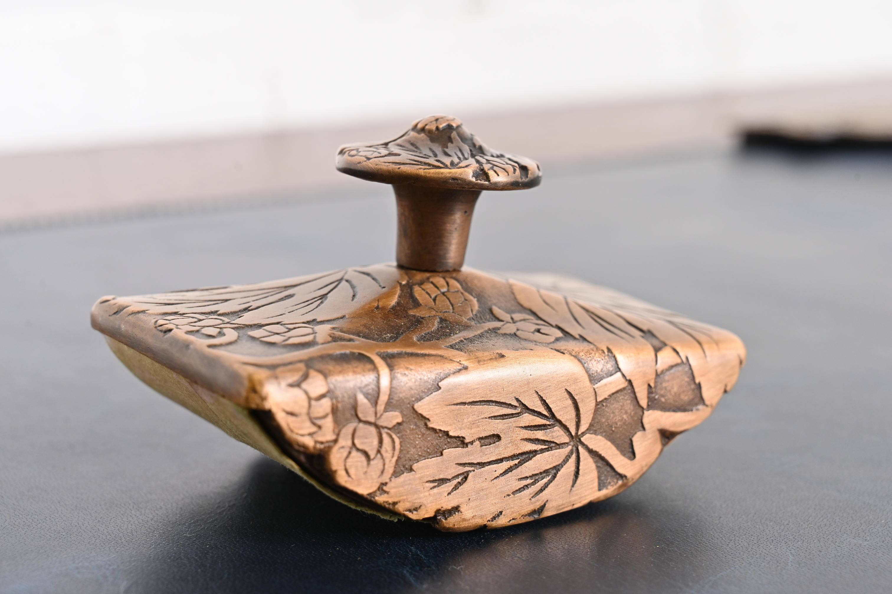 Arts and Crafts Marshall Field & Co. Antique Floral Ivy Bronze Rocker Blotter, Circa 1910