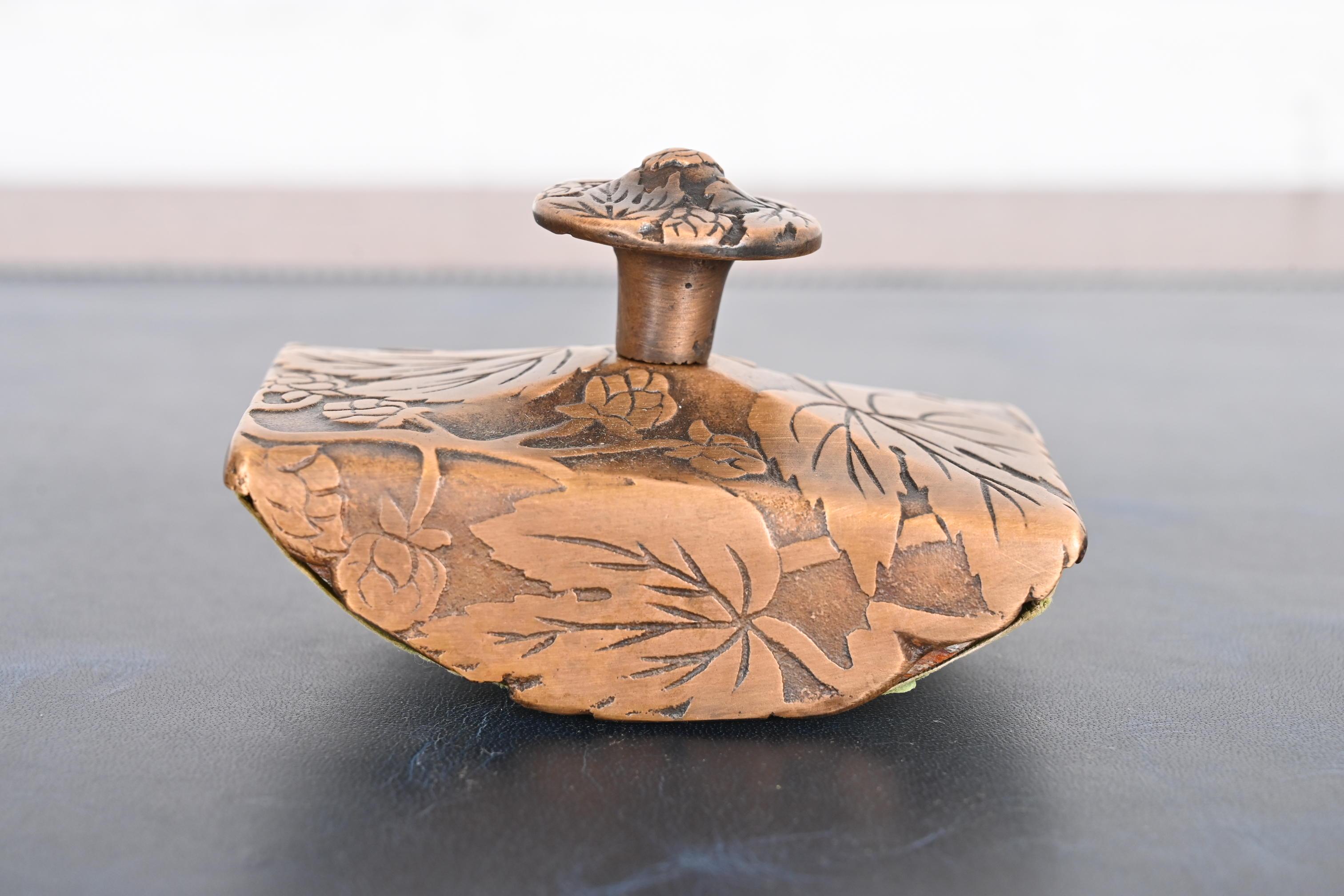 Marshall Field & Co. Antique Floral Ivy Bronze Rocker Blotter, Circa 1910 In Good Condition In South Bend, IN