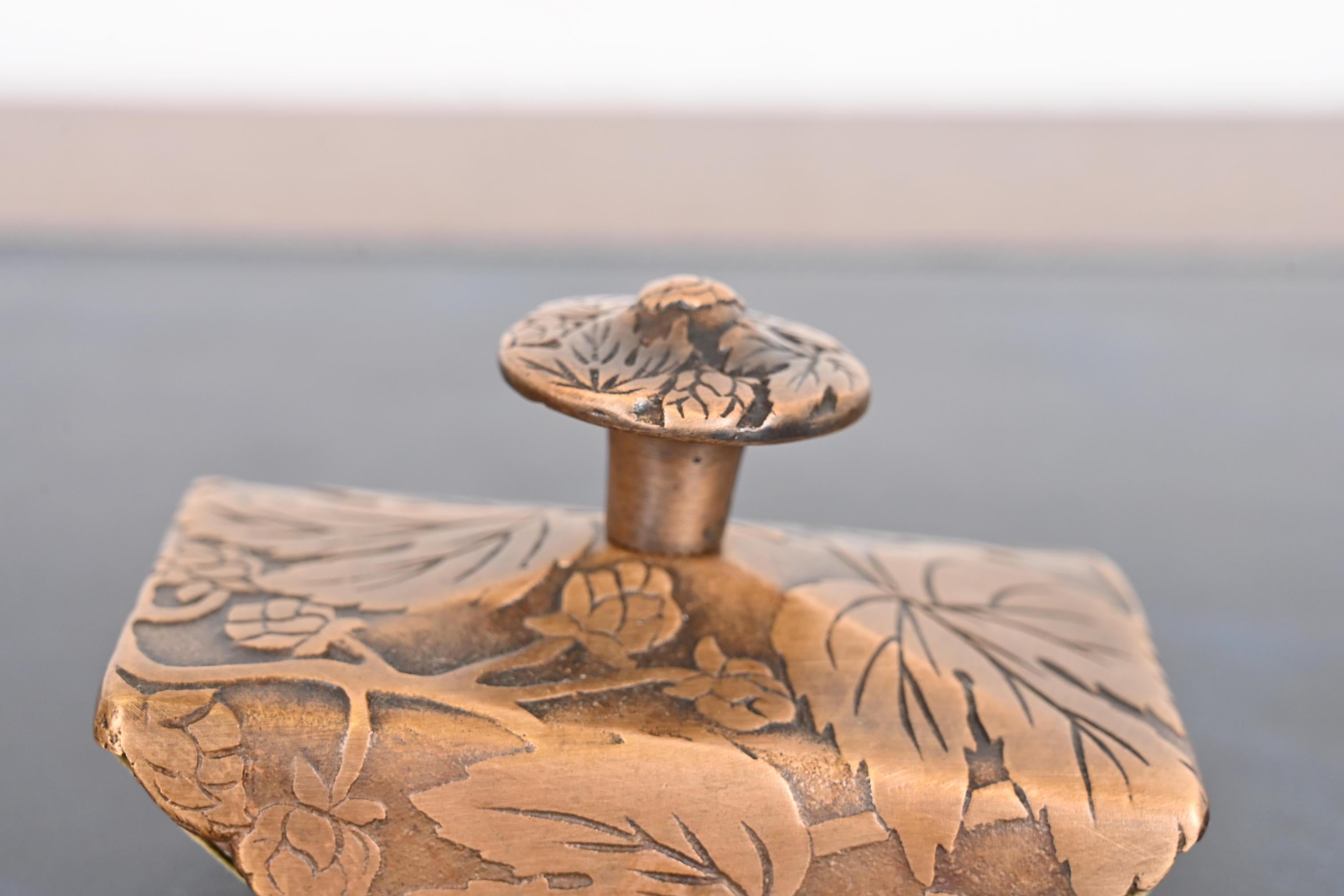 Marshall Field & Co. Antique Floral Ivy Bronze Rocker Blotter, Circa 1910 1