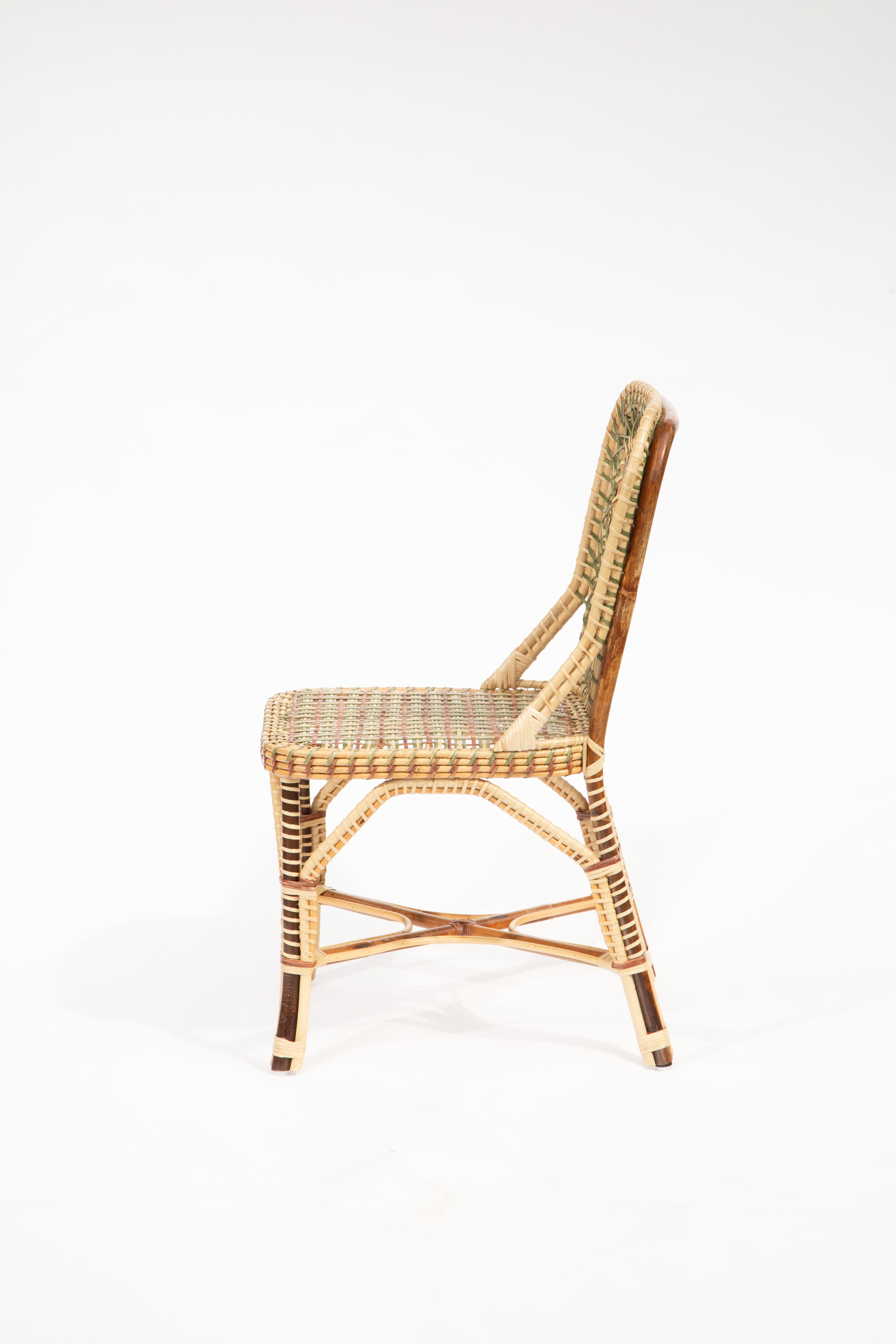 Fatto a mano Sedia laterale in rattan Marshan di Creel and Gow in vendita