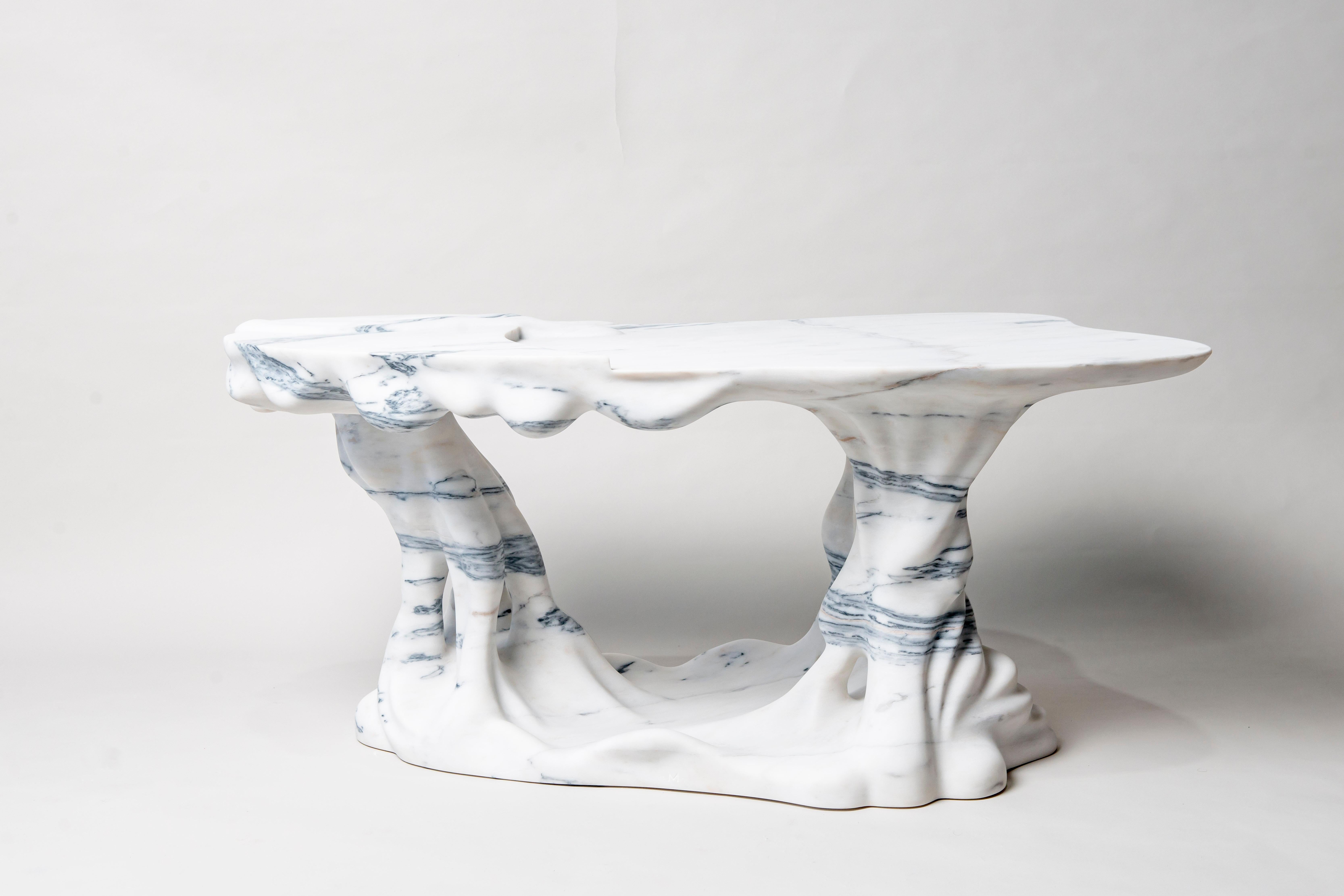 Marsili Handgefertigter Couchtisch aus weißem Marmor von MANTA Handmade Stone Designs im Angebot 9