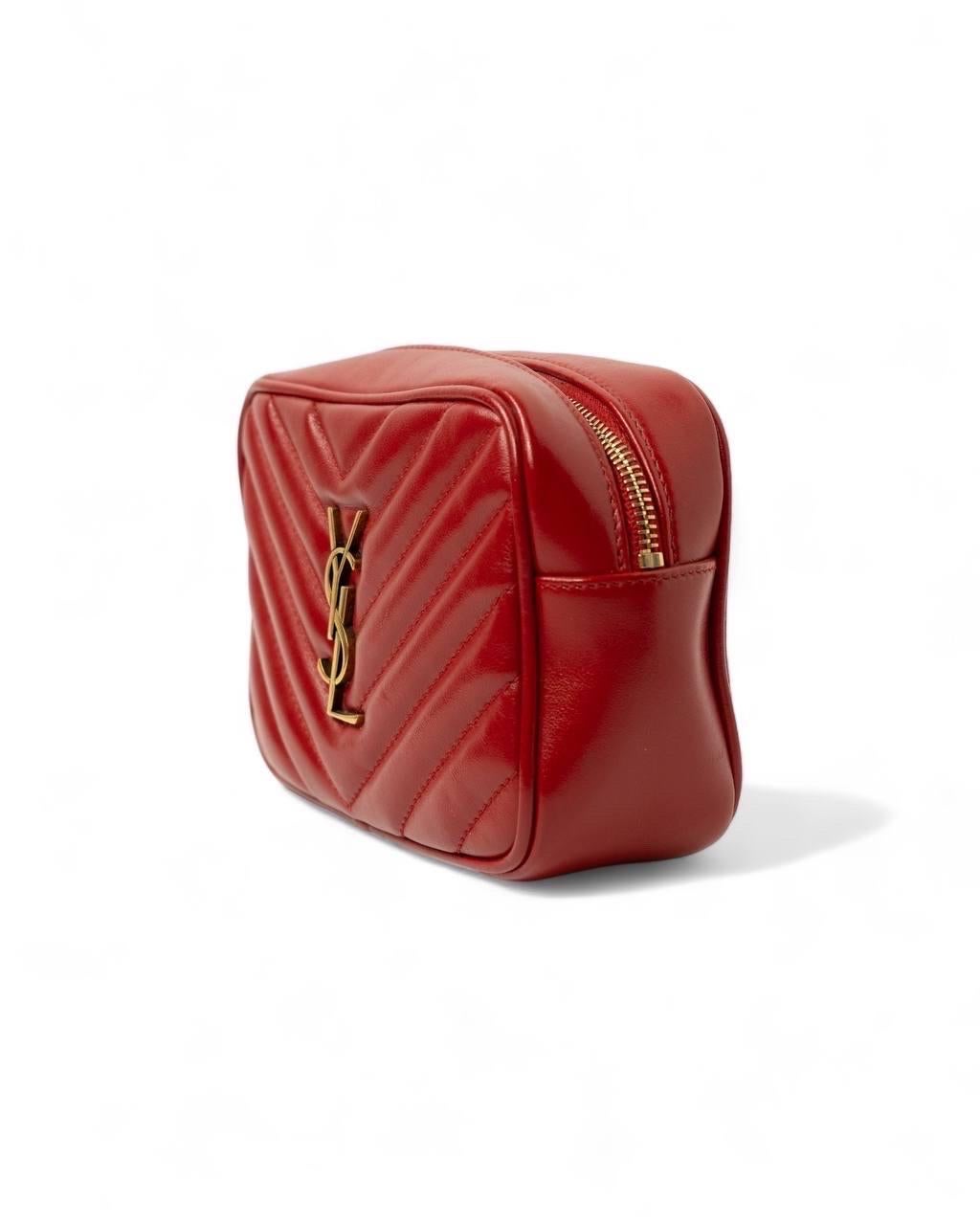 Donna Saint Laurent Saint Lou Rossa