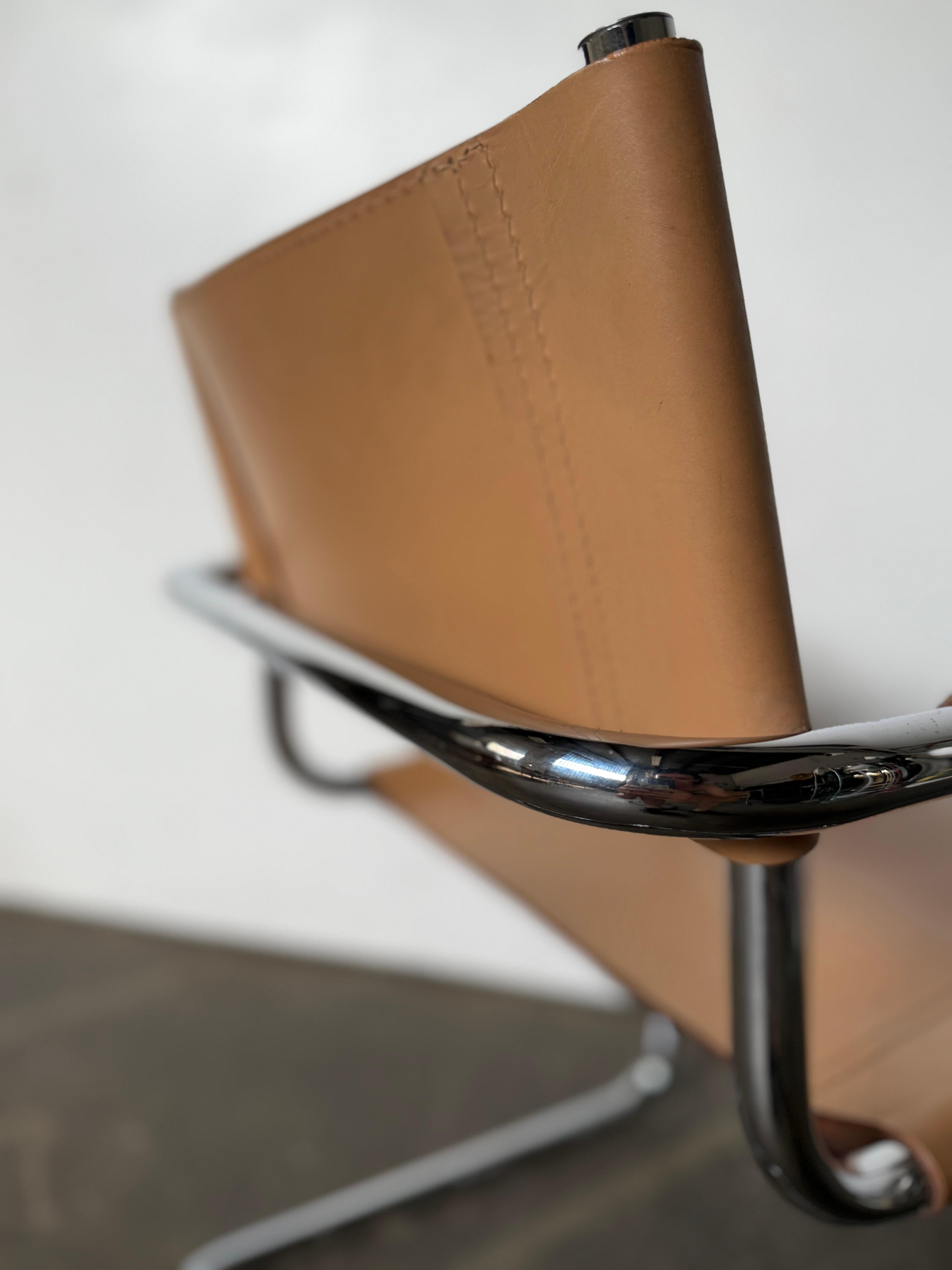Chaises cantilever Bauhaus en chrome et cuir de Mart Stam en vente 7