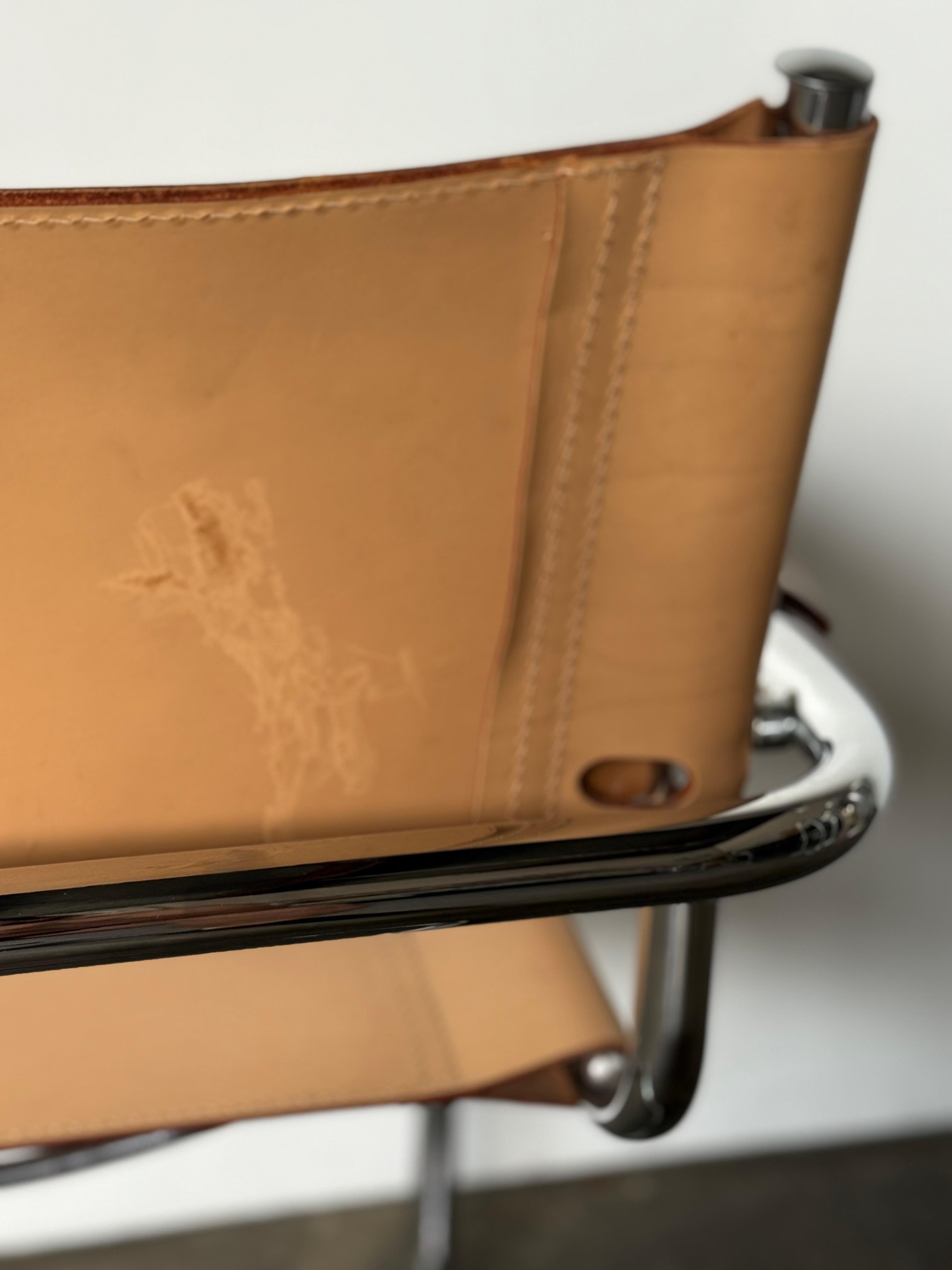 Chaises cantilever Bauhaus en chrome et cuir de Mart Stam en vente 10