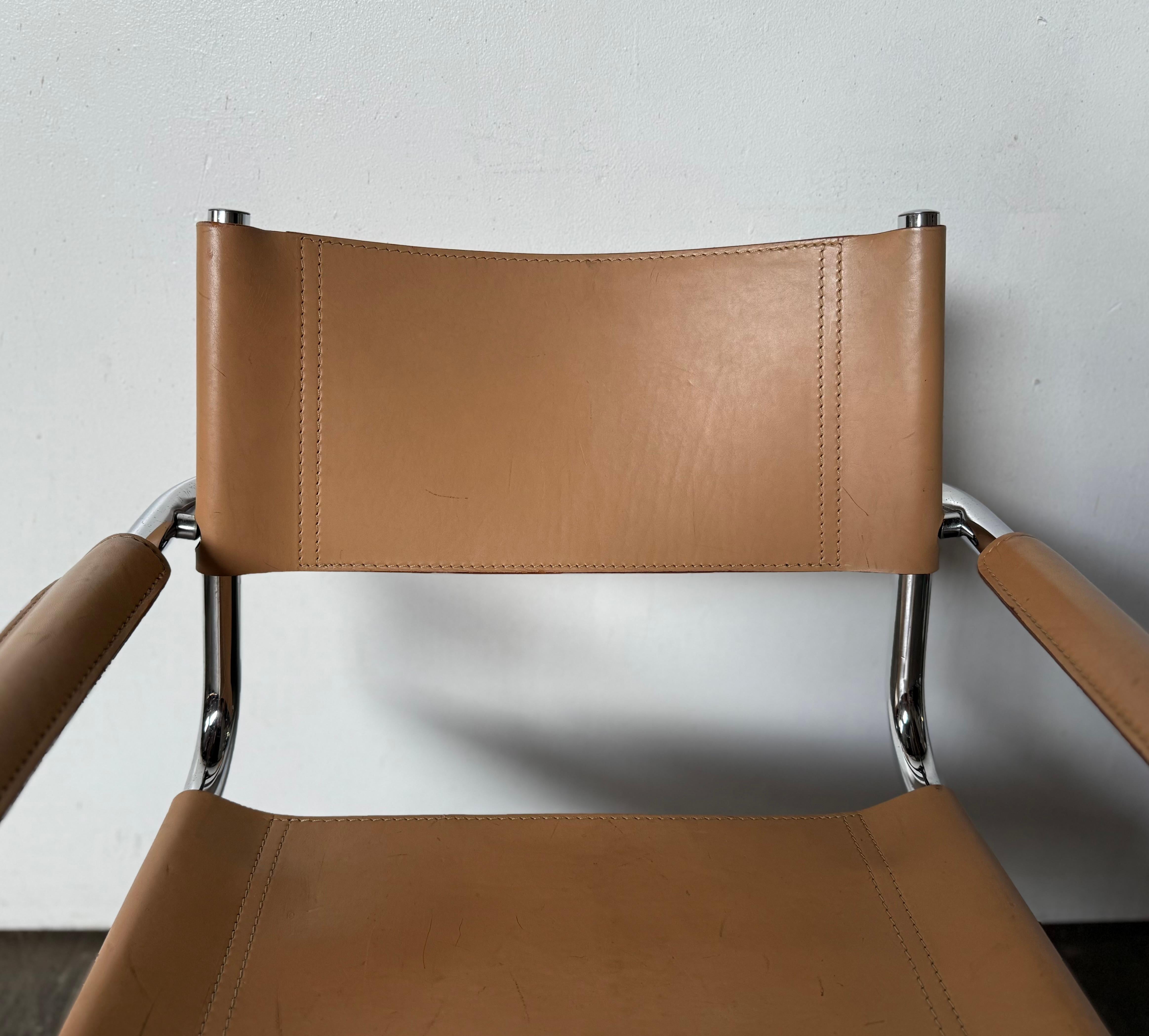 Chaises cantilever Bauhaus en chrome et cuir de Mart Stam en vente 4