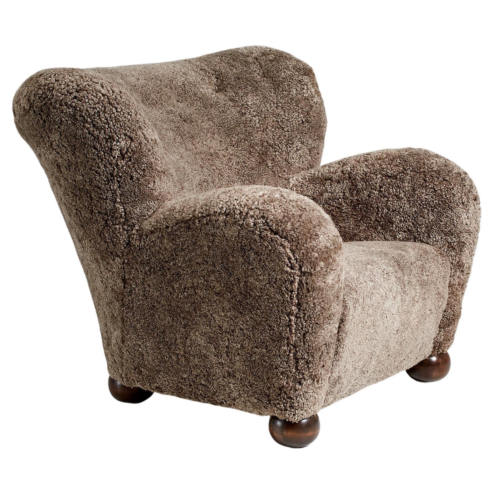 Marta Blomstedt fauteuil à oreilles en peau de mouton des années 1930 pour l'hôtel Aulanko en vente