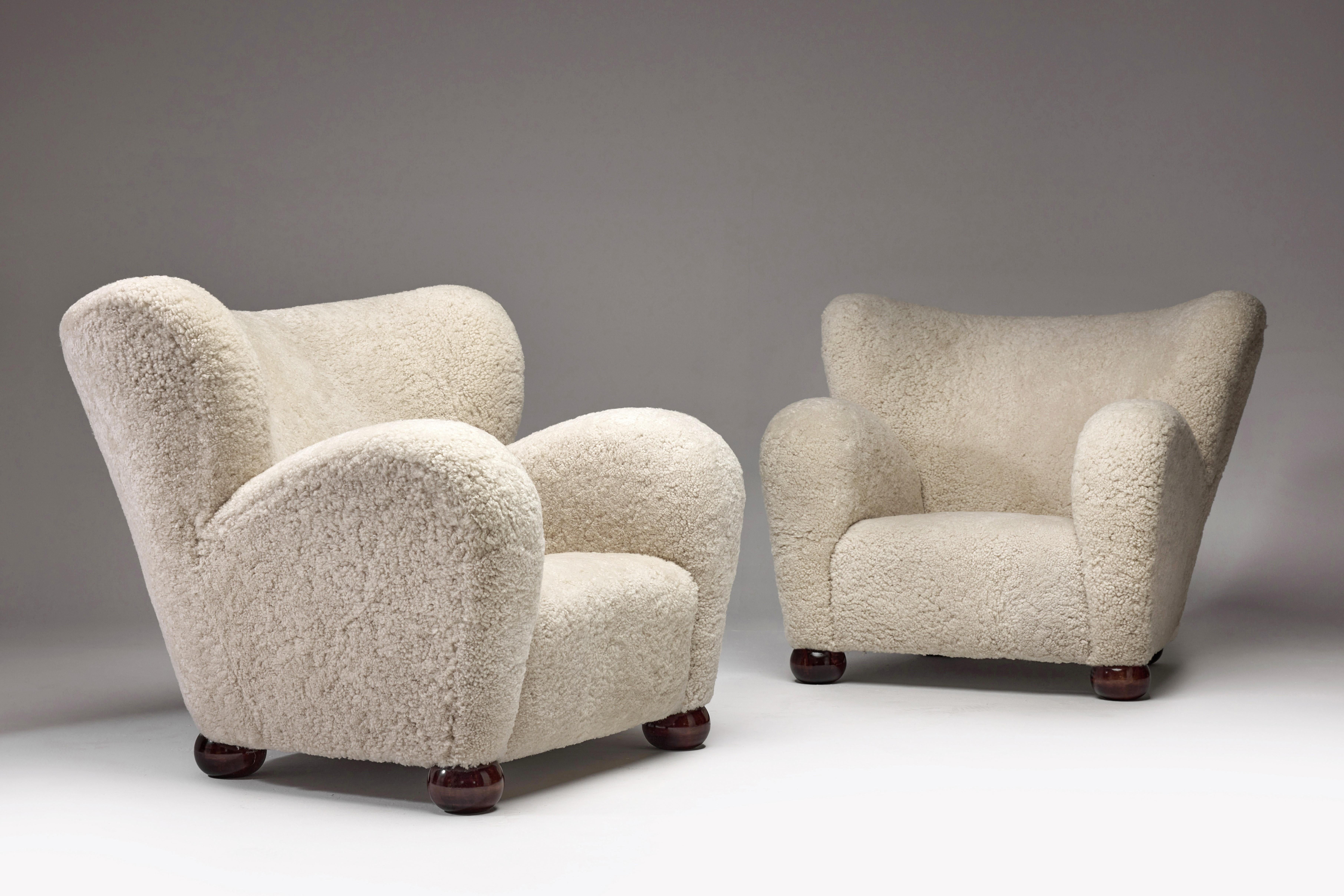 Marta Blomstedt  Sheepskin Wing Chairs for the Aulanko Hotel, Finland, 1930s. In Good Condition For Sale In ŁÓDŹ, PL