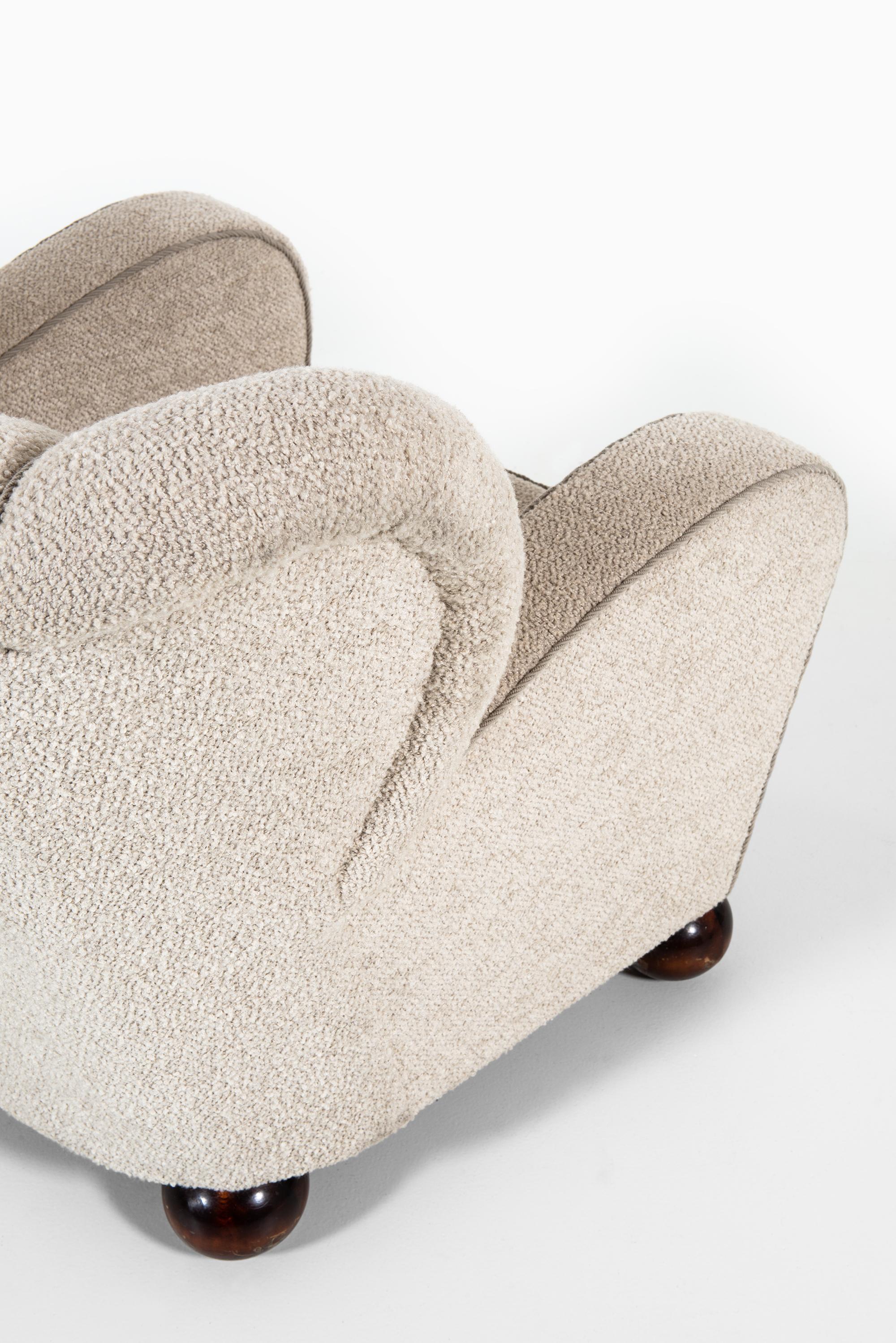 Märta Blomstedt Easy Chairs Modell Aulanko von Häämenlinna in Finnland (Bouclé) im Angebot