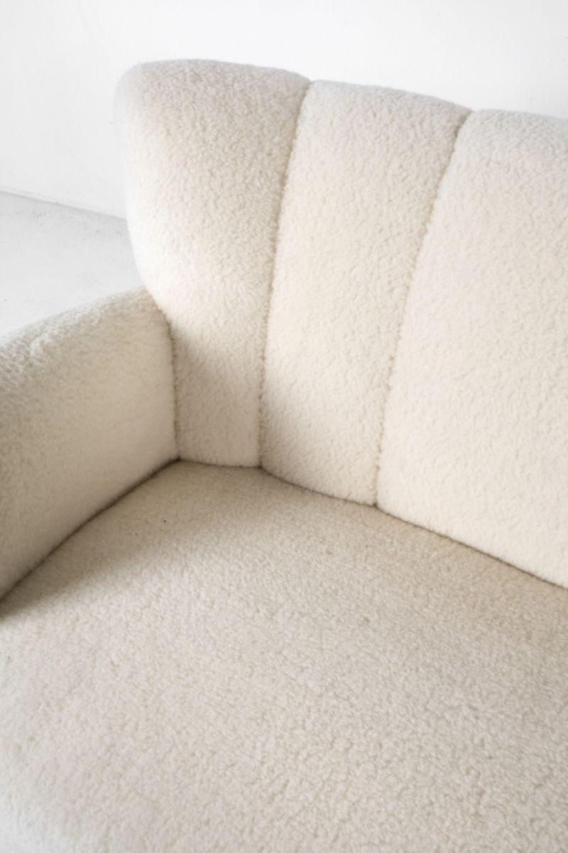 Marta Blomstedt Lambswool & Walnut Sofa, Finland circa 1940s For Sale 4
