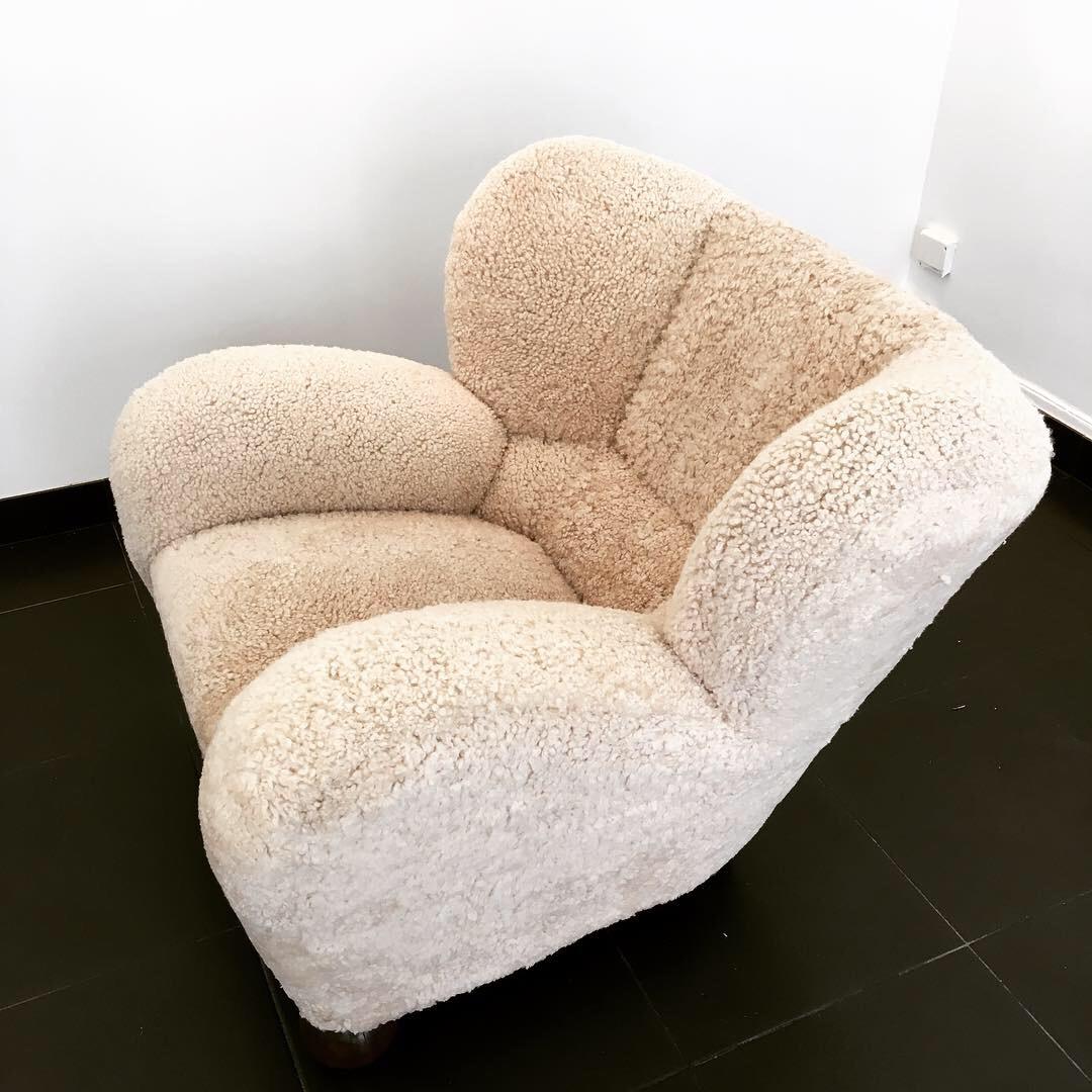 Marta Blomstedt Easy Chair in Sheepskin for Hotel Aulanko Finland, 1939 In Excellent Condition In Saint Ouen, Île-de-France