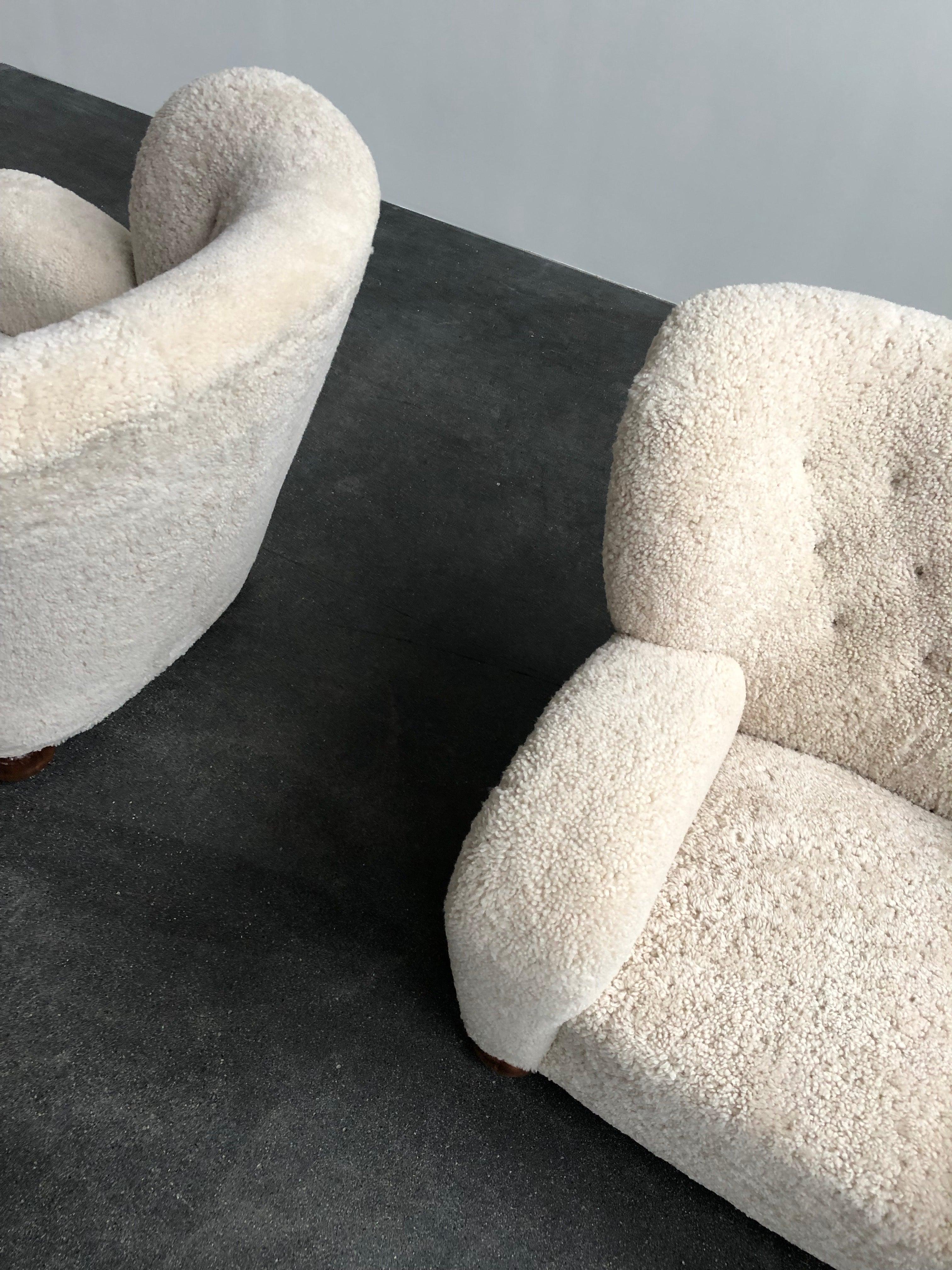Mid-20th Century Marta Blomstedt Pair of Easy Chairs in Sheepskin, Model Aulanko, Finland