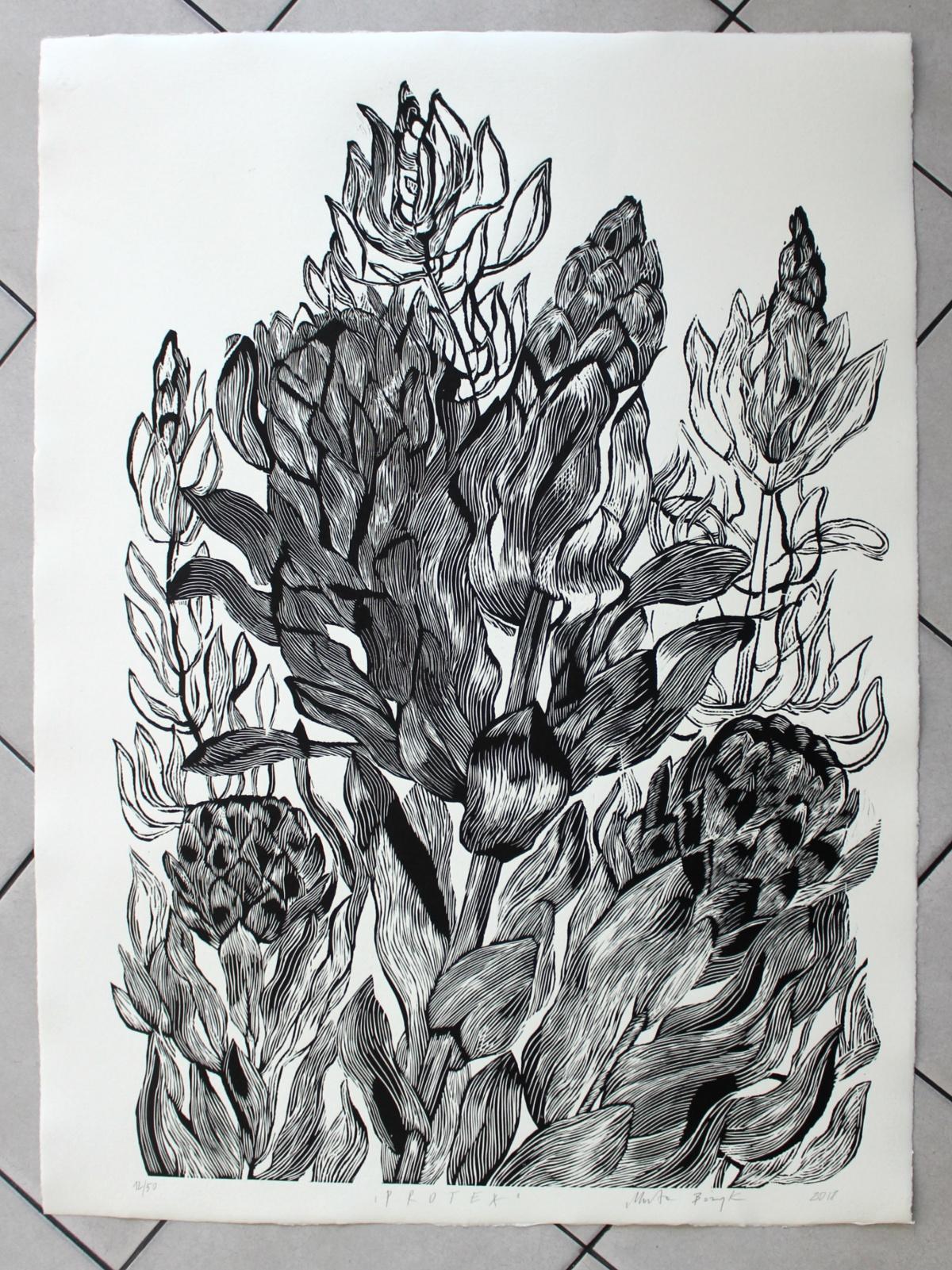 Protea - Siglo XXI, Linograbado Floral Contemporáneo, Blanco y Negro - Print de Marta Bozyk