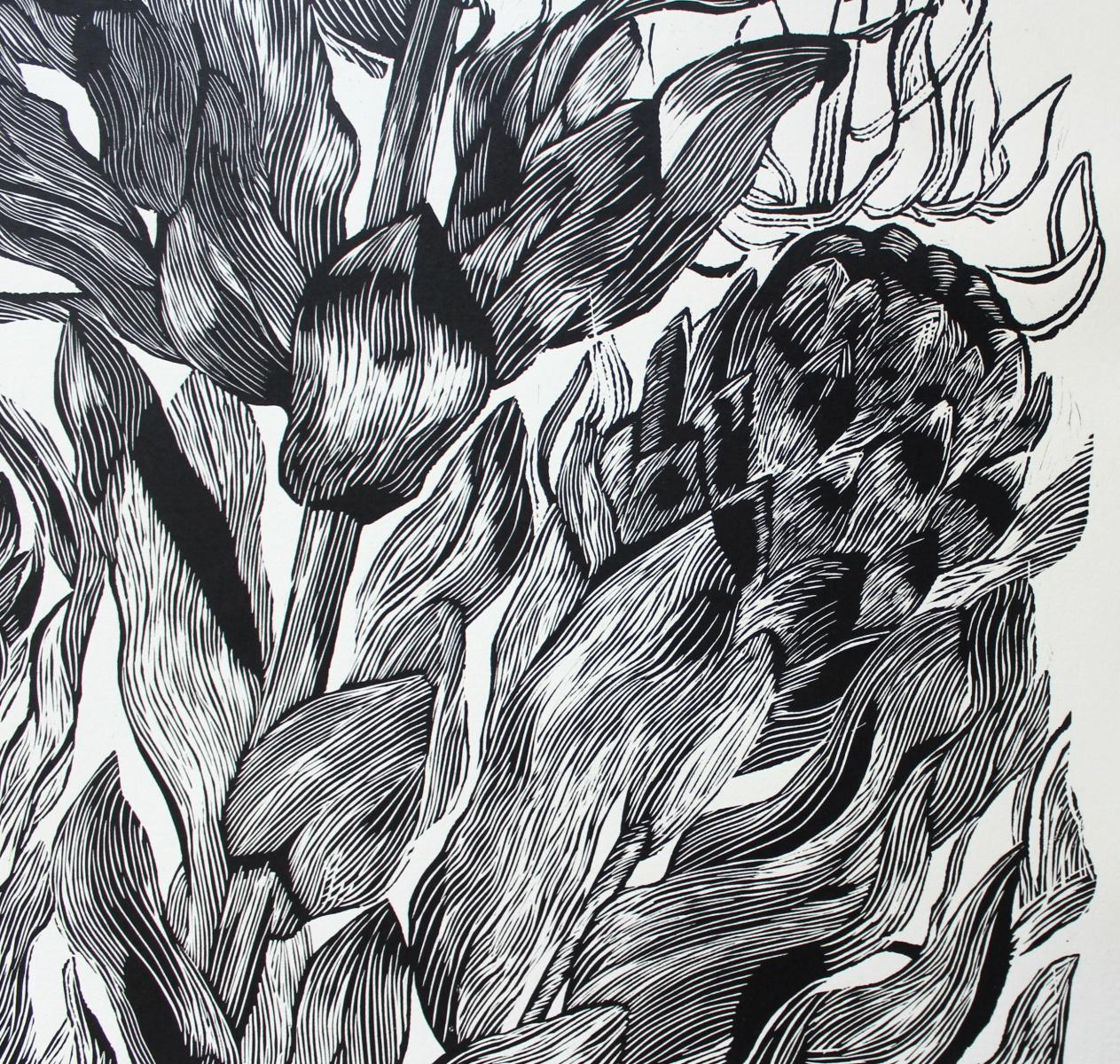 Protea - Siglo XXI, Linograbado Floral Contemporáneo, Blanco y Negro - Figurative Print Gris de Marta Bozyk