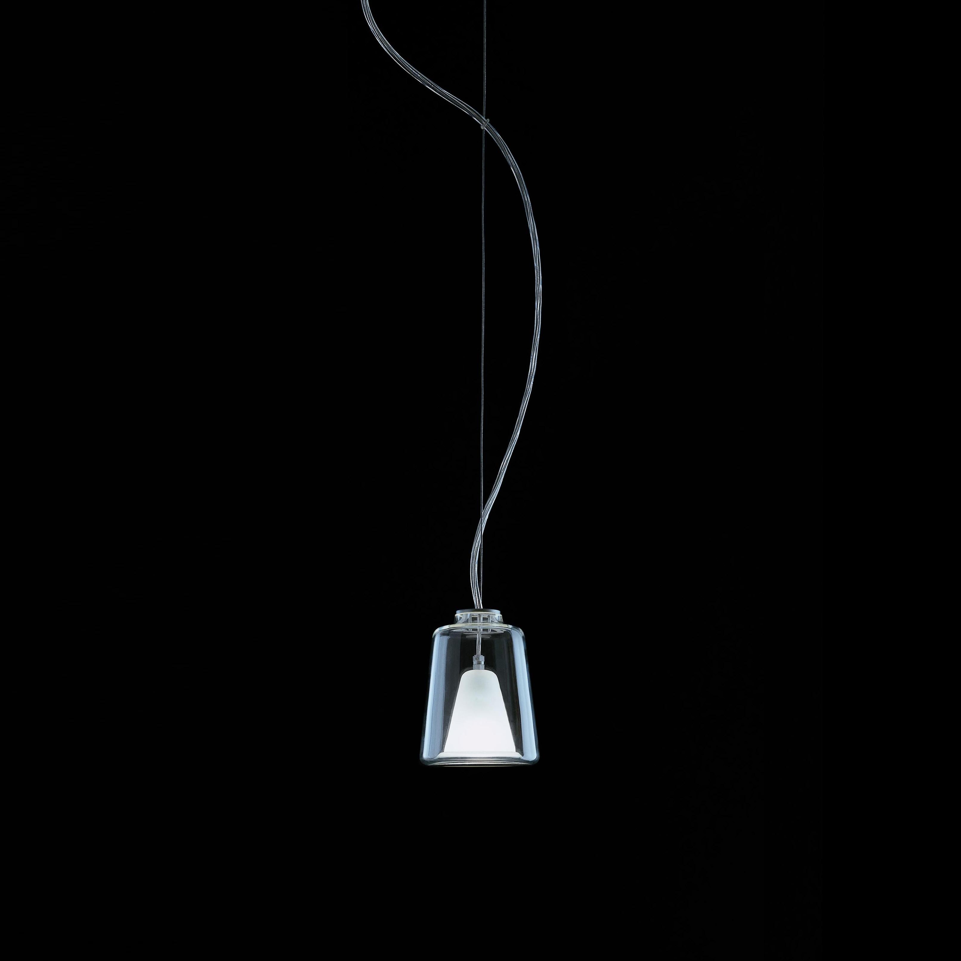 Lampe à suspension 'Lanternina' conçue par Marta Laudani et Marco Romanelli en 1998-2001. Lampe à suspension donnant une lumière diffuse. Diffuseurs en verre de Murano transparent et sablé. Structure métallique anodisée vitrée. Fabriqué par Oluce,