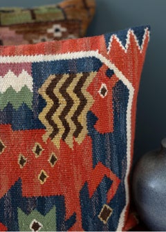 Märta Måås-Fjetterström handwoven pillow "Röd häst, hingsten"