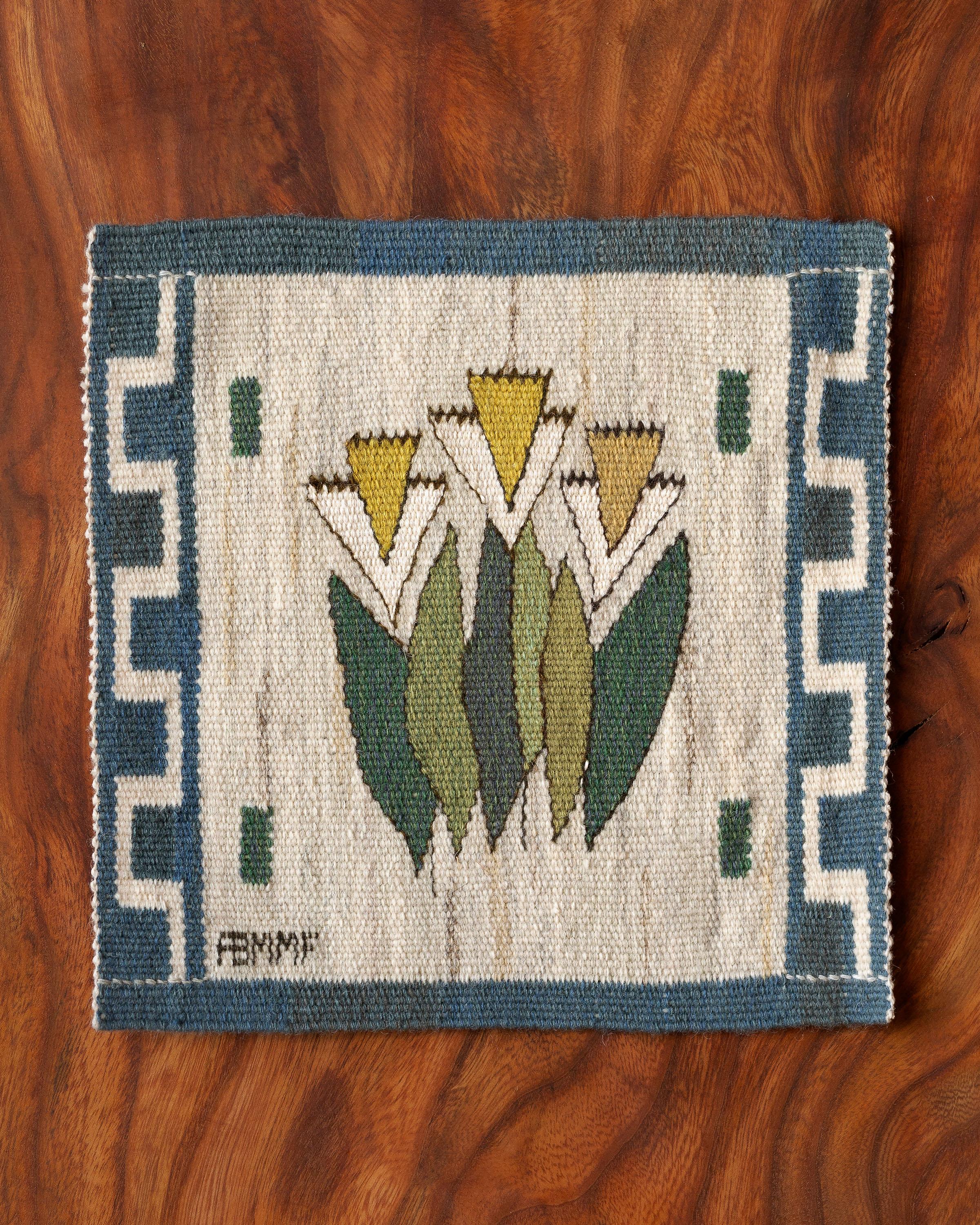 Handwoven tapestry with narcissus flowers, designed by Märta Måås-Fjetterström in 1939. 

Woven in wool on a wool warp and at the Märta Måås-Fjetterström studio in Båstad, Sweden. 

The tapestry can be framed, mounted as a decorative pillow, or used