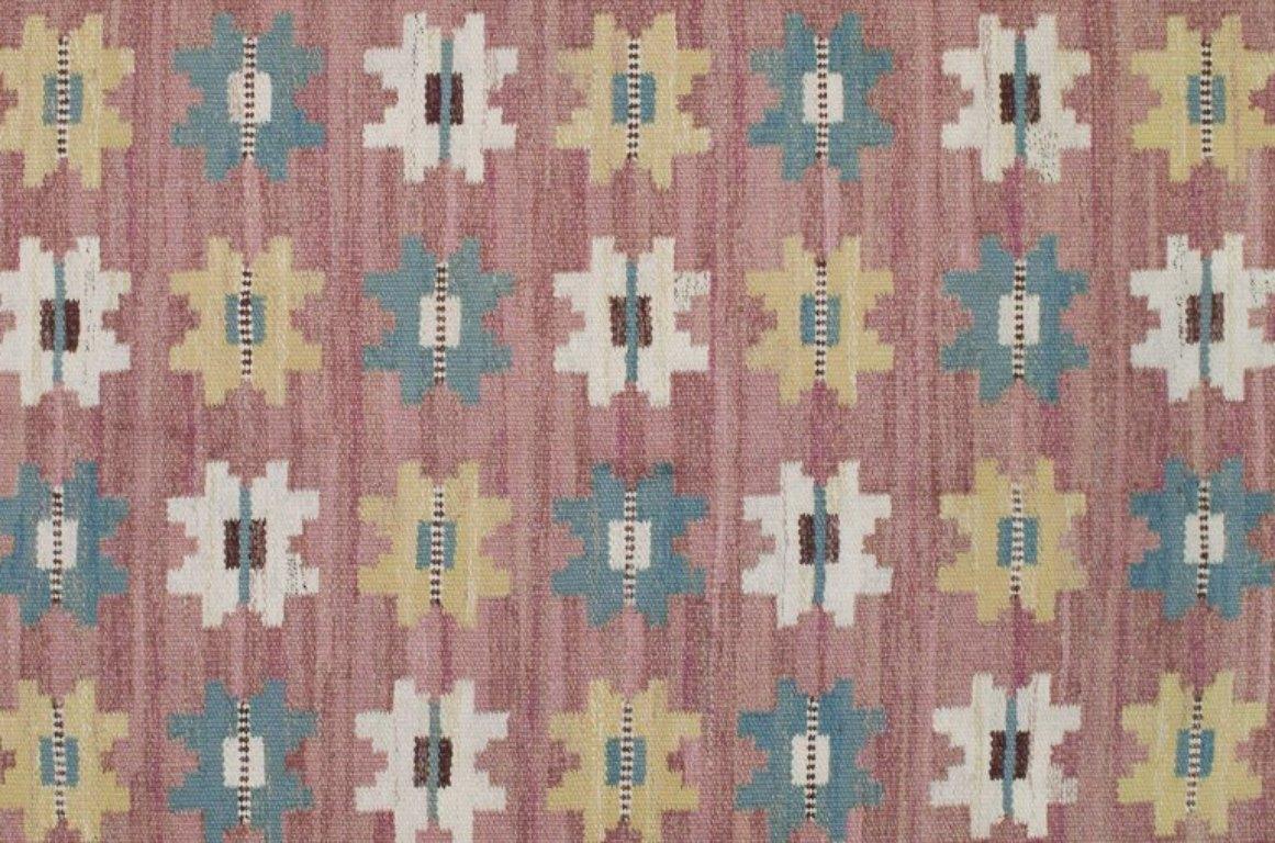 Märta Måås-Fjetterström (1873–1941), Swedish textile designer.
“Sipporna” (The Anemones). Handwoven unique wool carpet in 