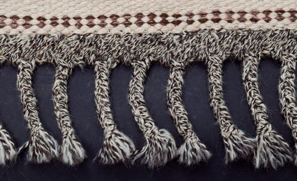 Märta Måås-Fjetterström. The Anemones. Handwoven wool carpet, Rölakan technique In Good Condition For Sale In Copenhagen, DK