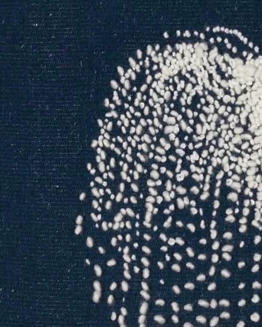 Marta Moreno è un'artista tessile con sede a Città del Messico che fa del ricamo il suo principale mezzo di espressione. Ciò che è iniziato nell'infanzia come attività ludica si è evoluto in una potente pratica artistica che sfida le norme di genere