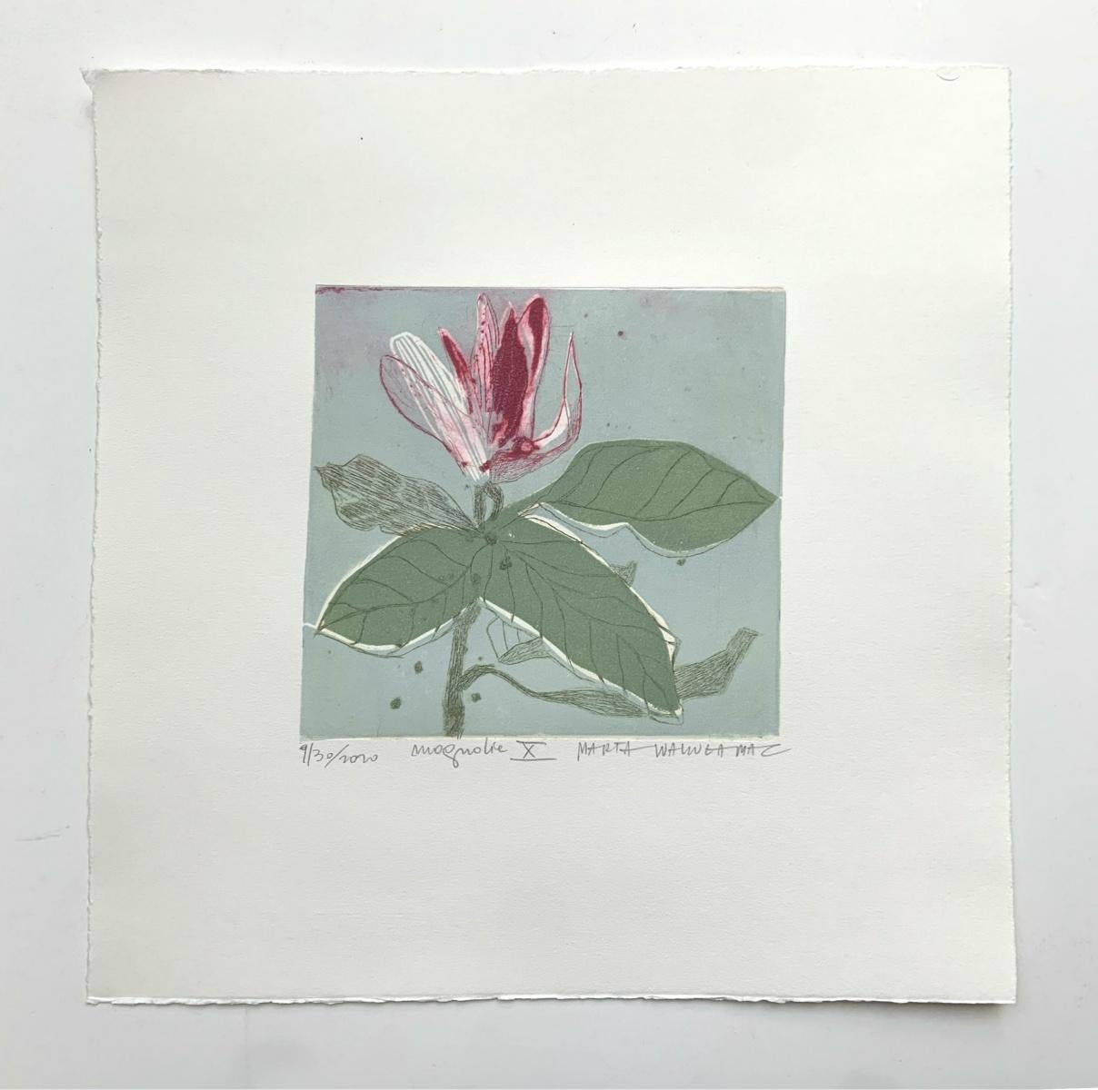 Magnolia 10 - Impression figurative contemporaine à la pointe sèche, fleur, florale - Print de Marta Wakula-Mac