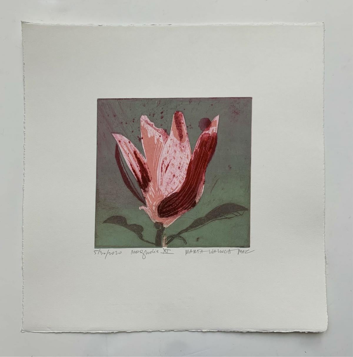 Zeitgenössischer figurativer Drypoint-Radierungsdruck „Magnolia 11“ mit Blumenmuster – Print von Marta Wakula-Mac