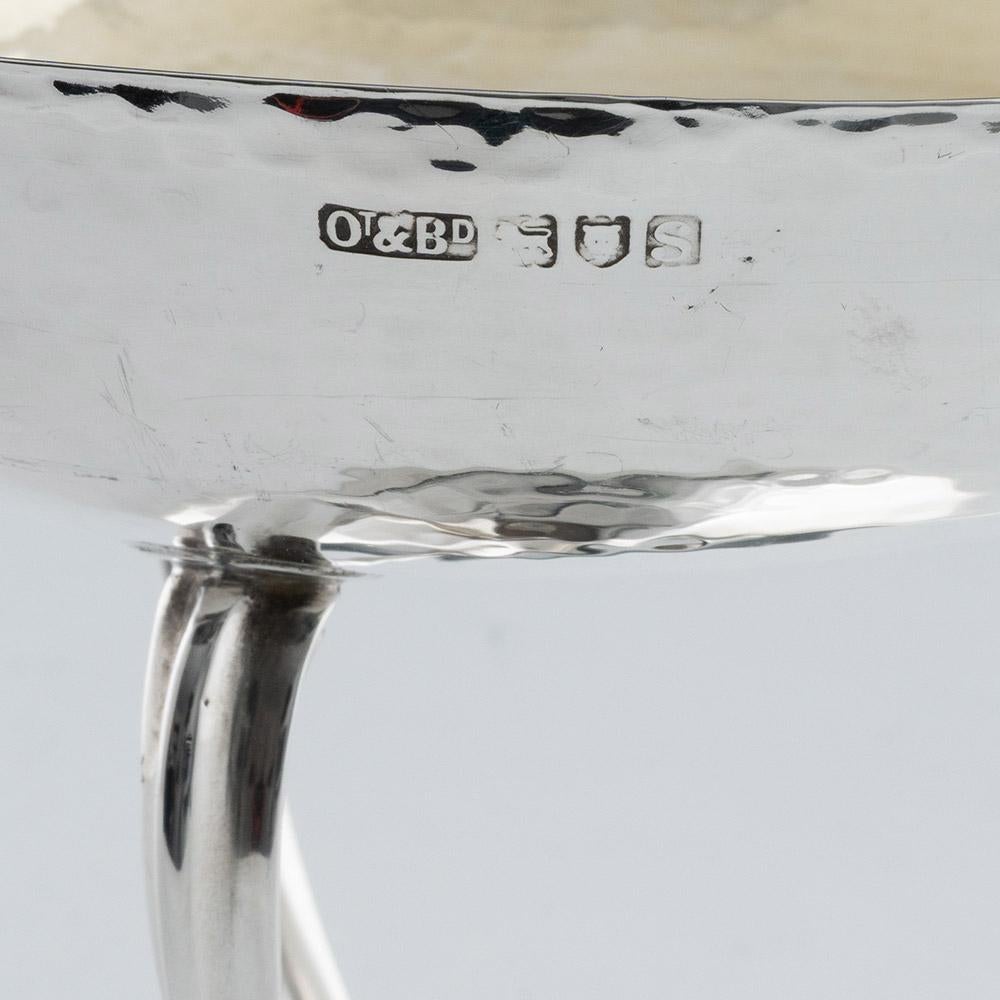 Martele Arts and Crafts Tazza de plata Londres 1913 en venta 1