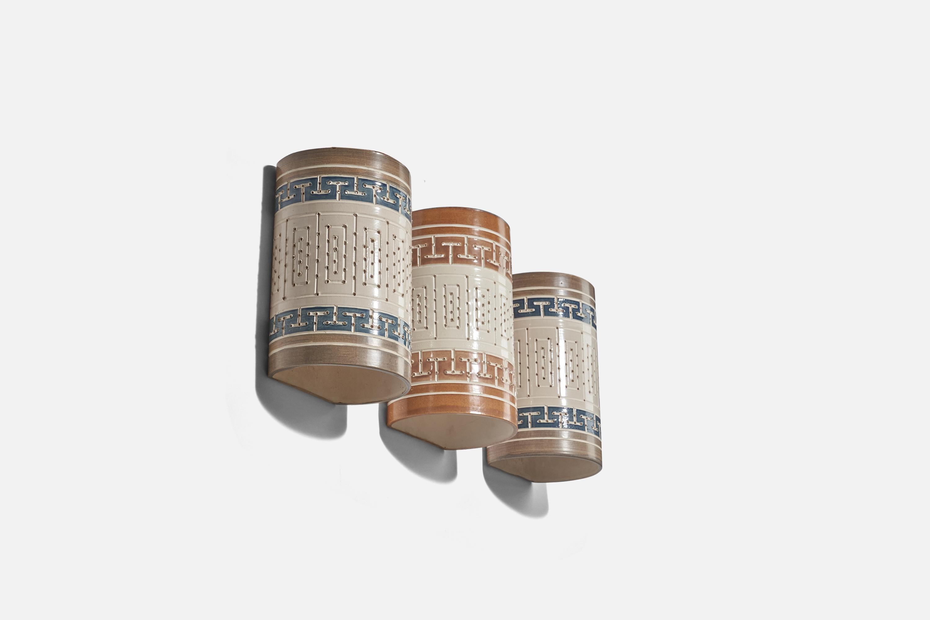 Martha and Beaumont Mood, Set Of Sconces, Ceramic, USA, 1970s In Good Condition In High Point, NC