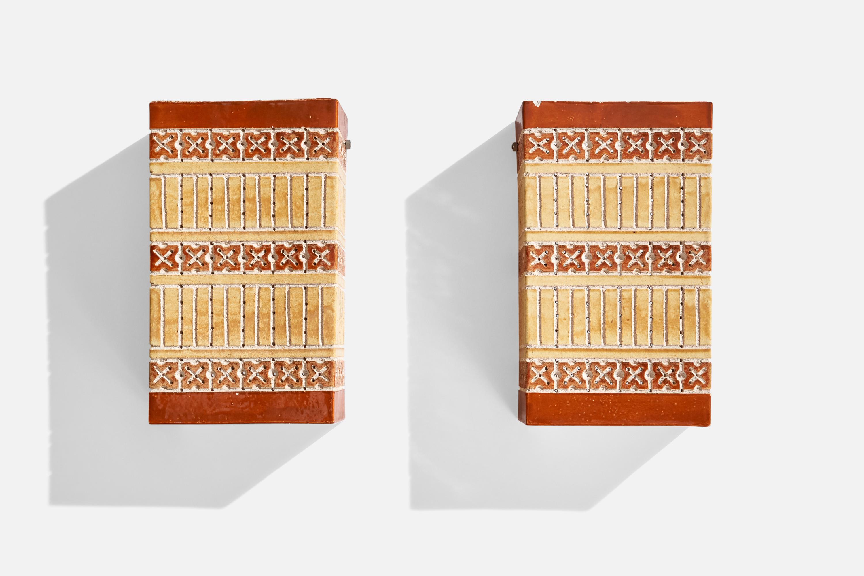 American Martha and Beaumont Mood, Wall Lights, Painted Ceramic, USA, 1970s For Sale