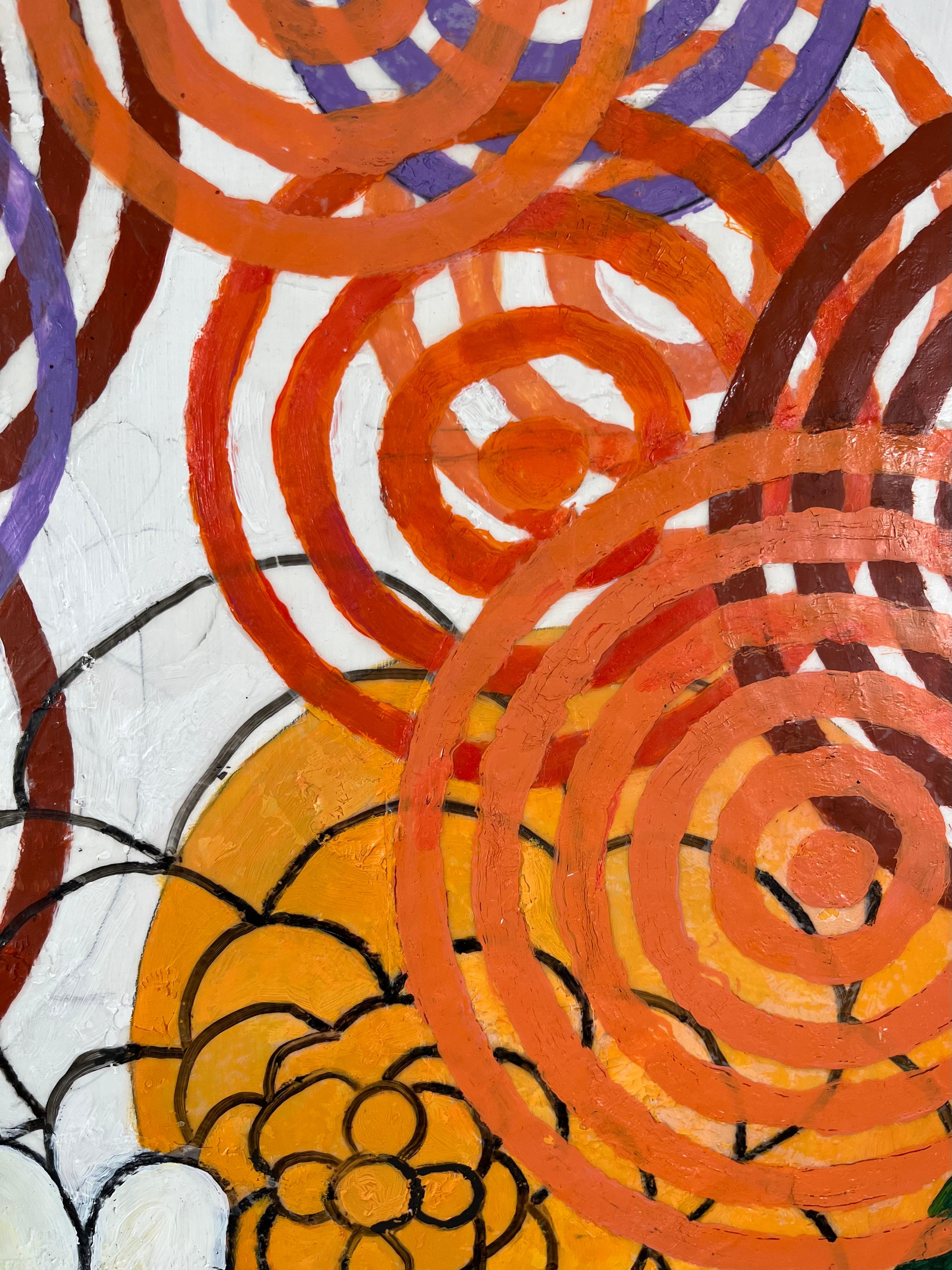 Cette peinture acrylique abstraite contemporaine sur panneau de l'artiste Martha Lloyds présente des cercles concentriques se chevauchant dans les couleurs orange, rouge et violet sur un fond noir et blanc contrasté, avec des fleurs abstraites
