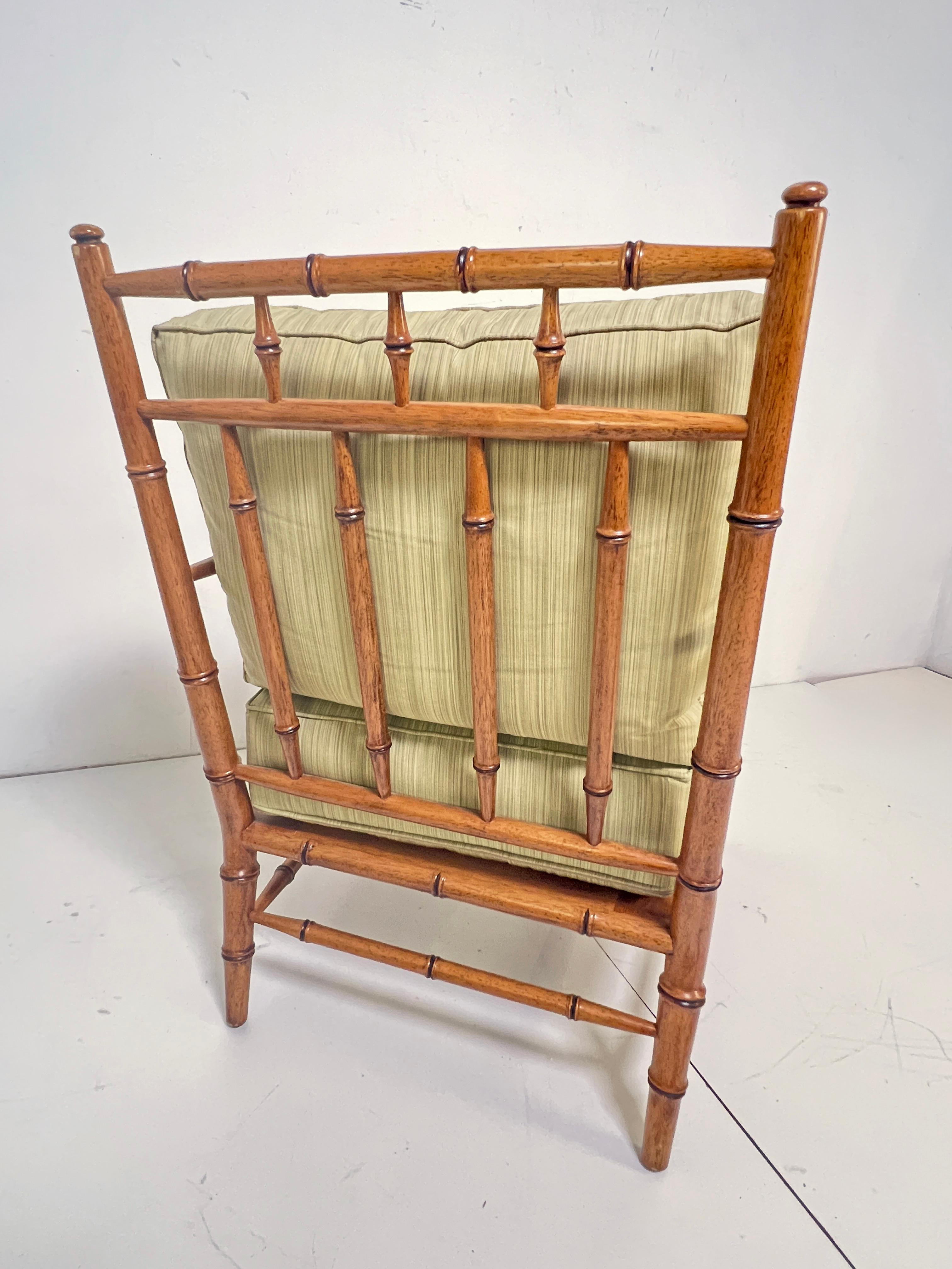Martha Stewart pour Bernhardt Chaise longue en faux bambou de style Chippendale français en vente 1