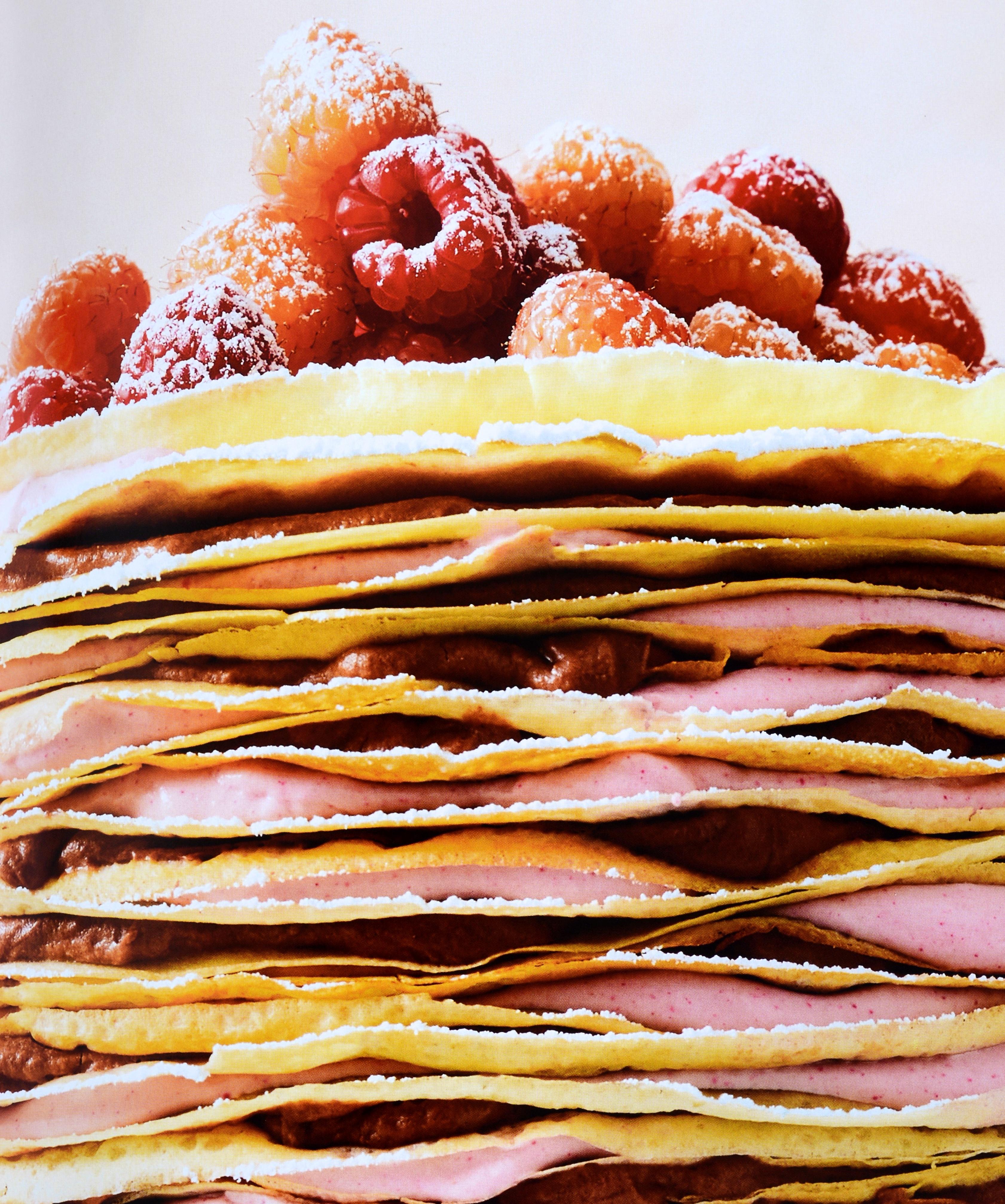 Martha Stewart's Cake Perfection par les éditeurs de Martha Stewart Living. Publié par Random House USA Inc, New York, 2020. 1ère édition, couverture rigide. Martha Stewart perfectionne l'art des gâteaux avec 125 recettes pour toutes les occasions,